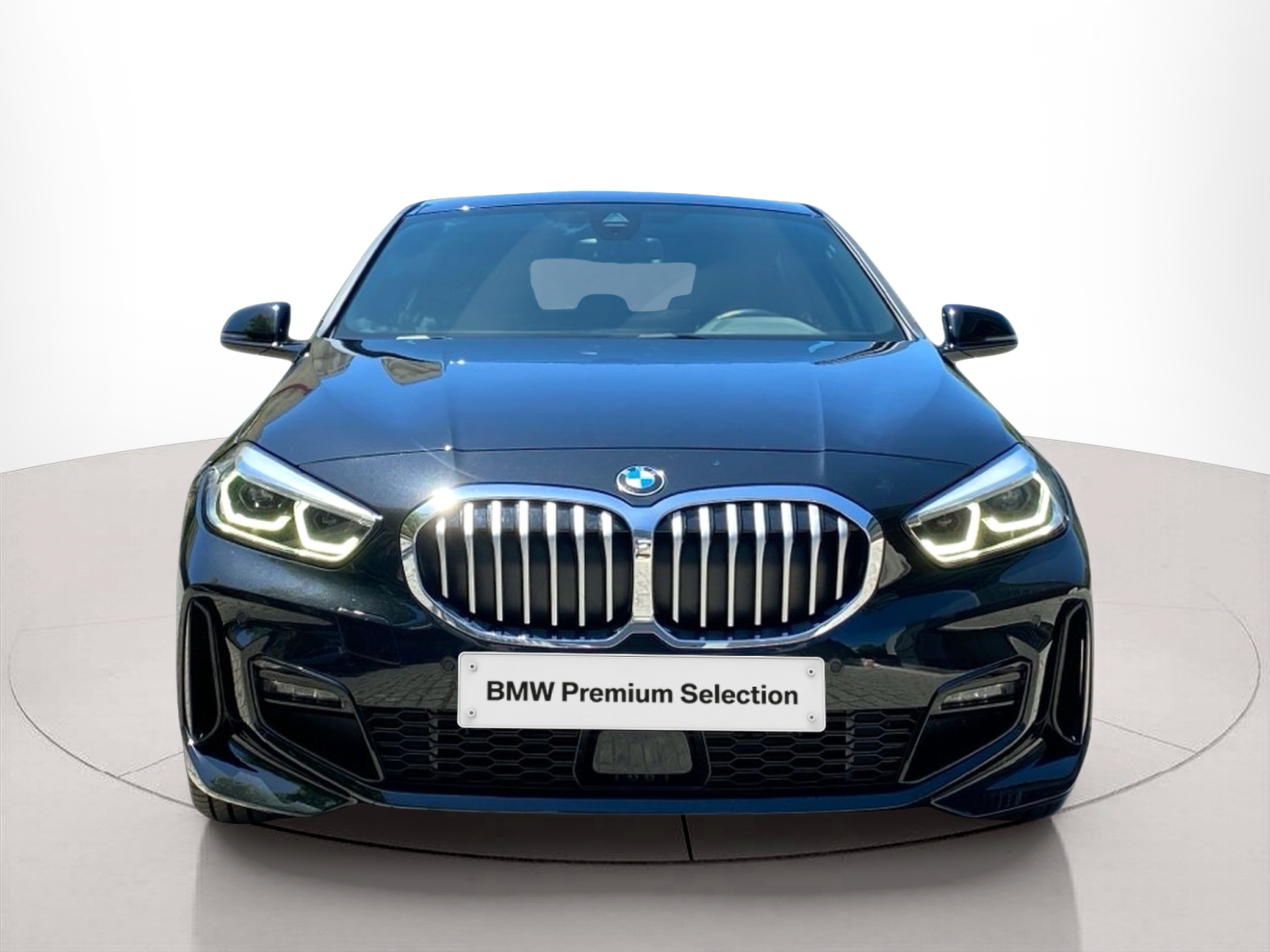 Fotos de BMW Série 1 116d color Negro. Año 2024. 85KW(116CV). Diesel. En concesionario Caetano Baviera Cascais de Cascais