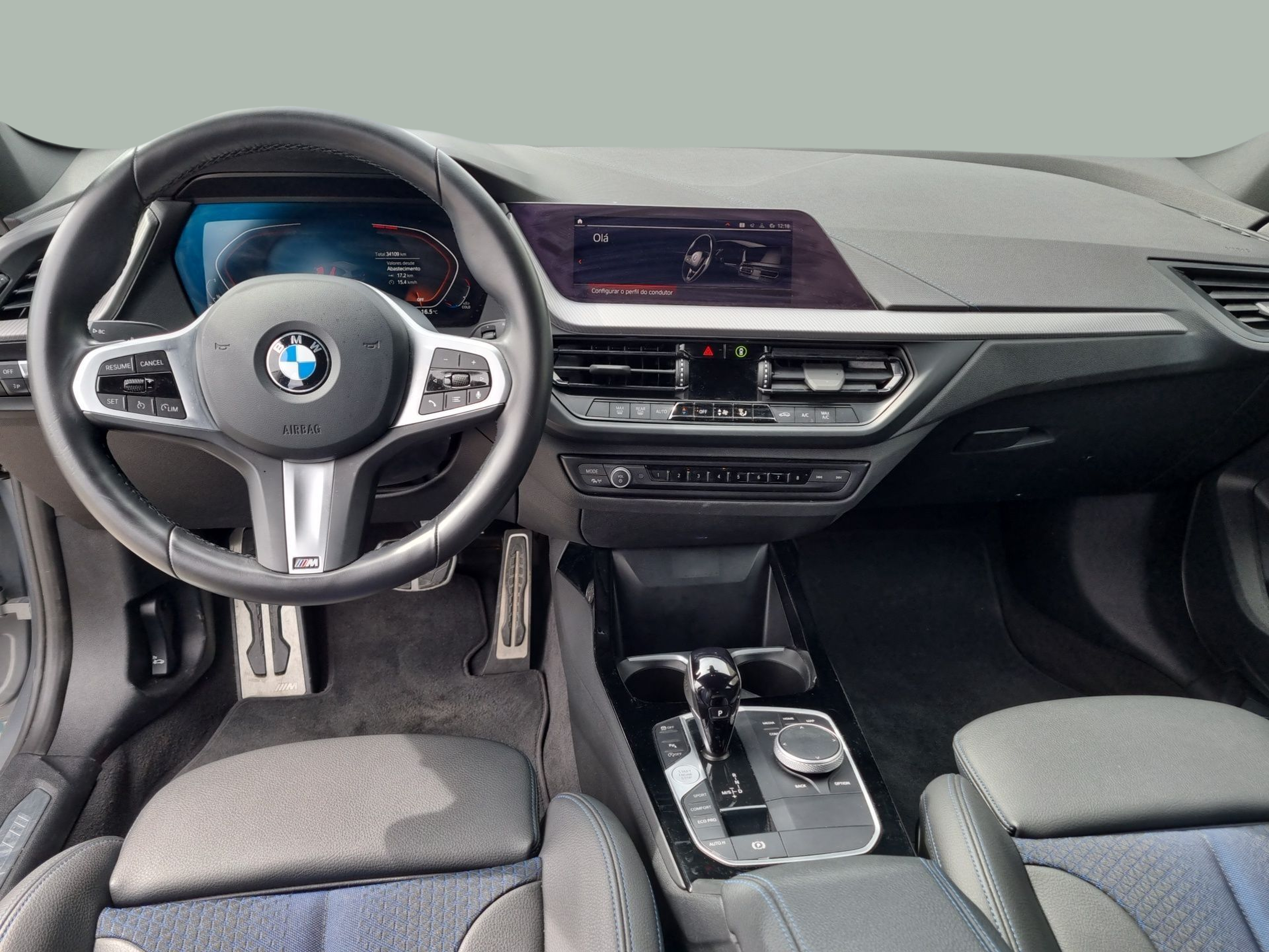 BMW Série 1 116d color Gris. Año 2024. 85KW(116CV). Diesel. En concesionario Caetano Baviera Santa Maria da Feira de Santa Maria da Feira