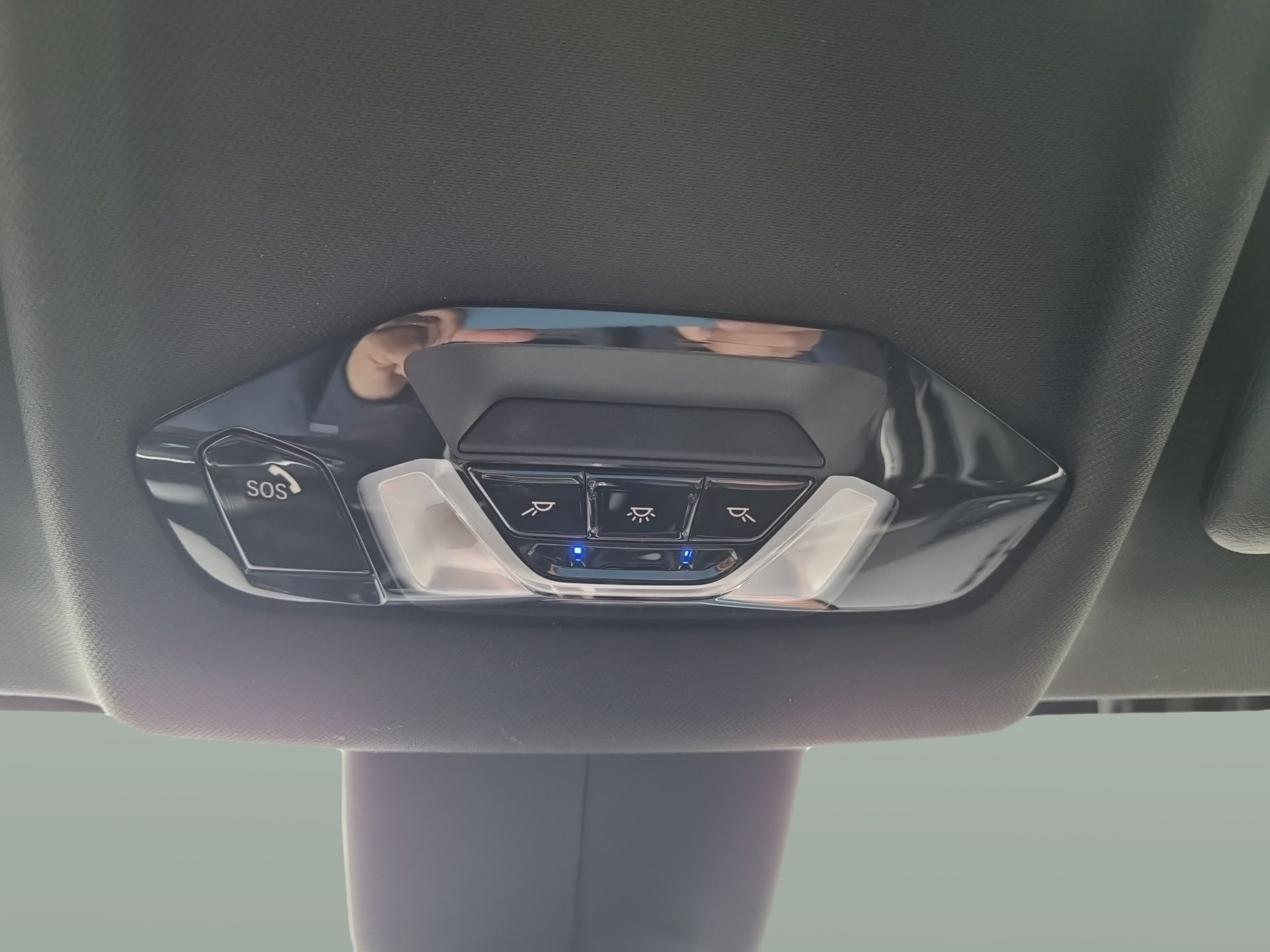 BMW Série 1 116d color Gris. Año 2024. 85KW(116CV). Diesel. En concesionario Caetano Baviera Santa Maria da Feira de Santa Maria da Feira