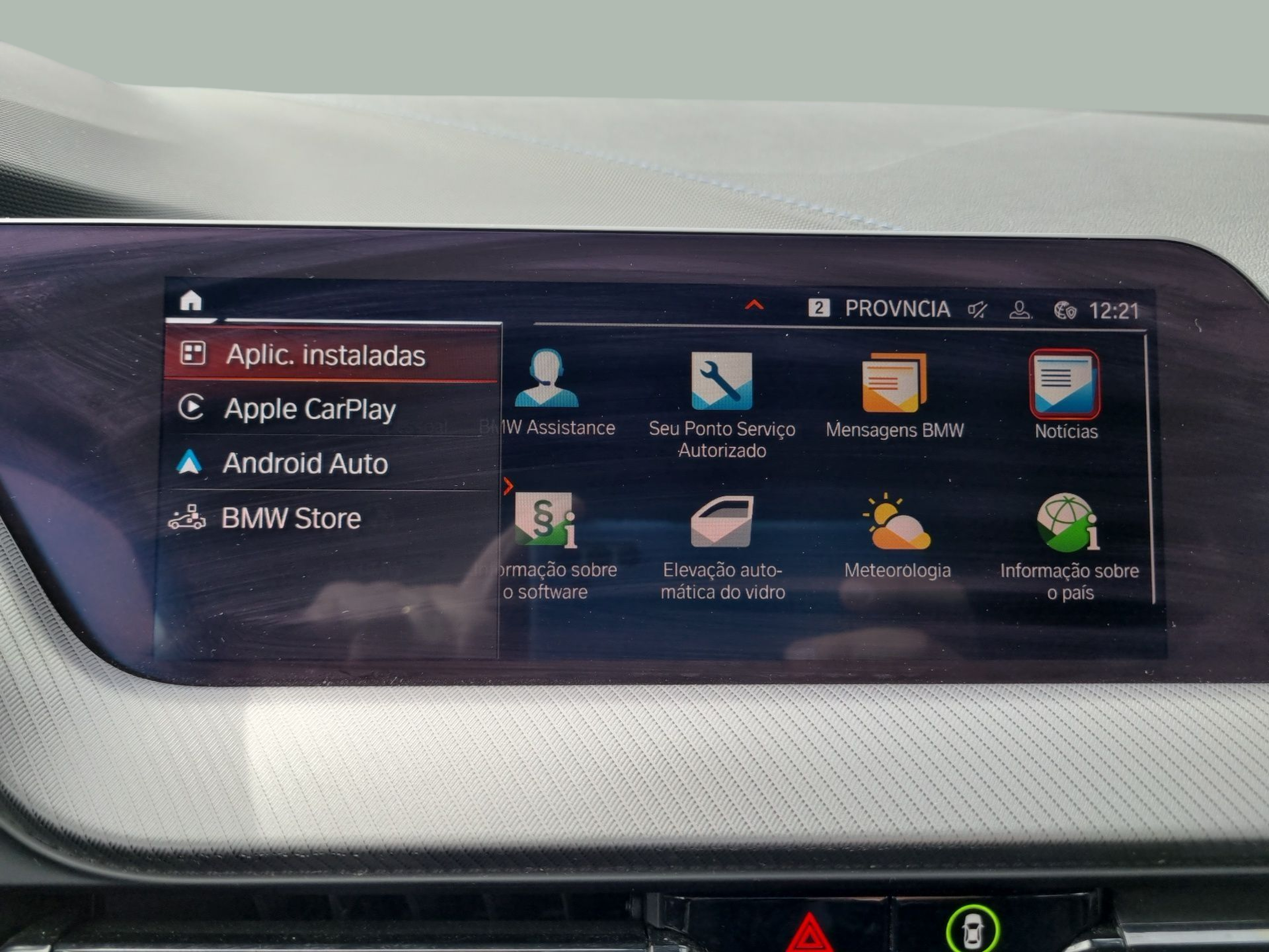 BMW Série 1 116d color Gris. Año 2024. 85KW(116CV). Diesel. En concesionario Caetano Baviera Santa Maria da Feira de Santa Maria da Feira