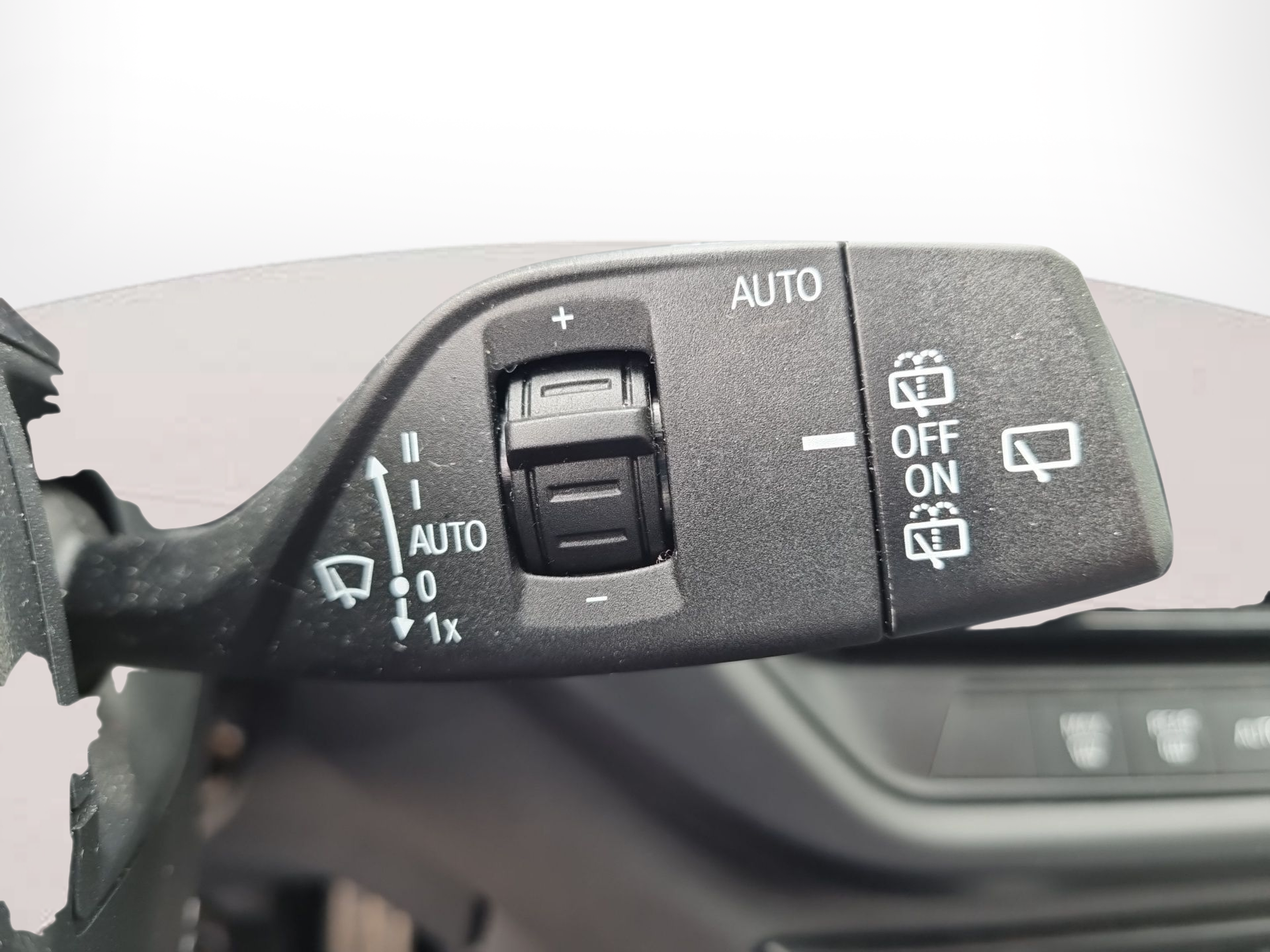 BMW Série 1 116d color Gris. Año 2024. 85KW(116CV). Diesel. En concesionario Caetano Baviera Santa Maria da Feira de Santa Maria da Feira