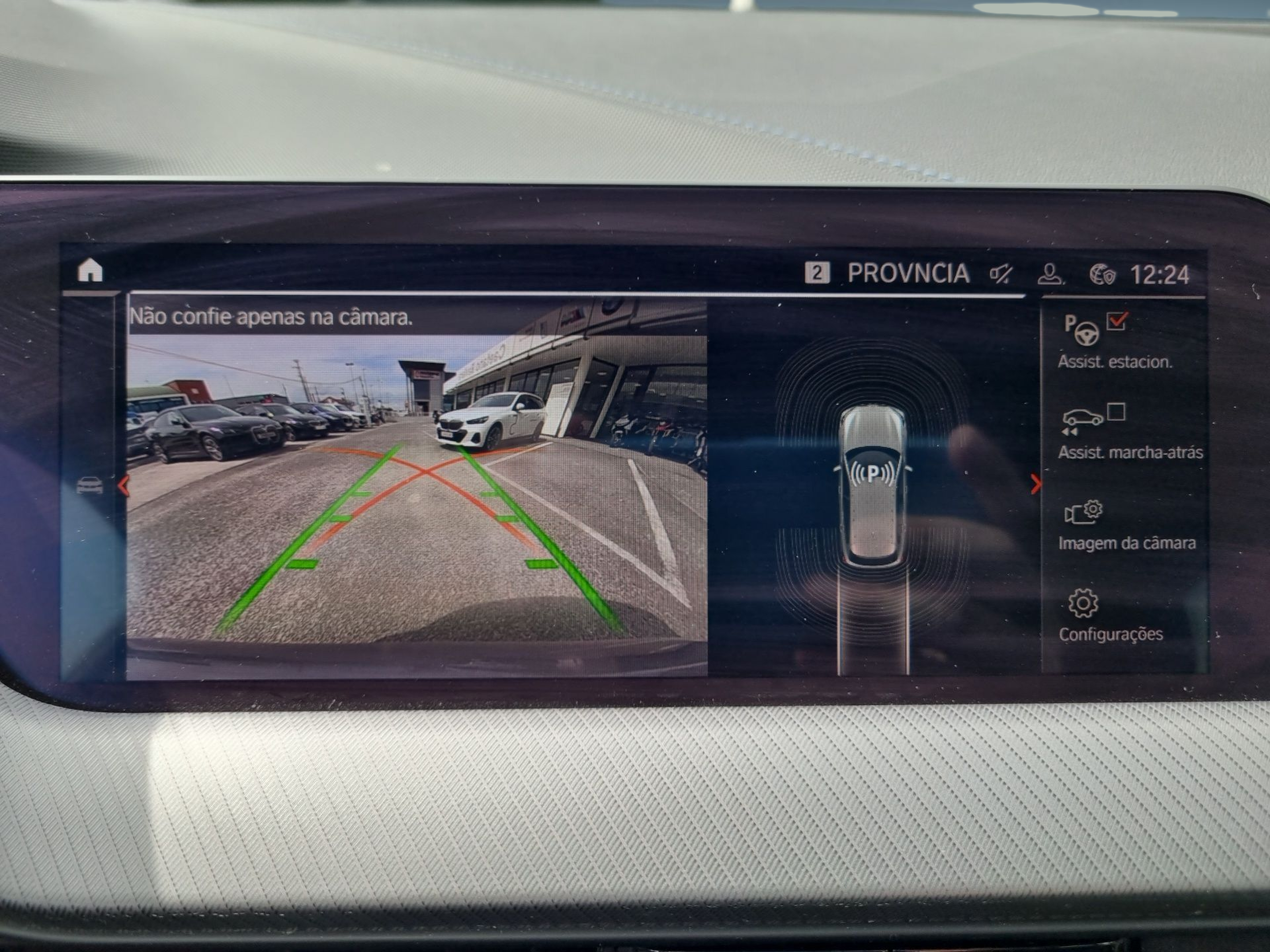 BMW Série 1 116d color Gris. Año 2024. 85KW(116CV). Diesel. En concesionario Caetano Baviera Santa Maria da Feira de Santa Maria da Feira