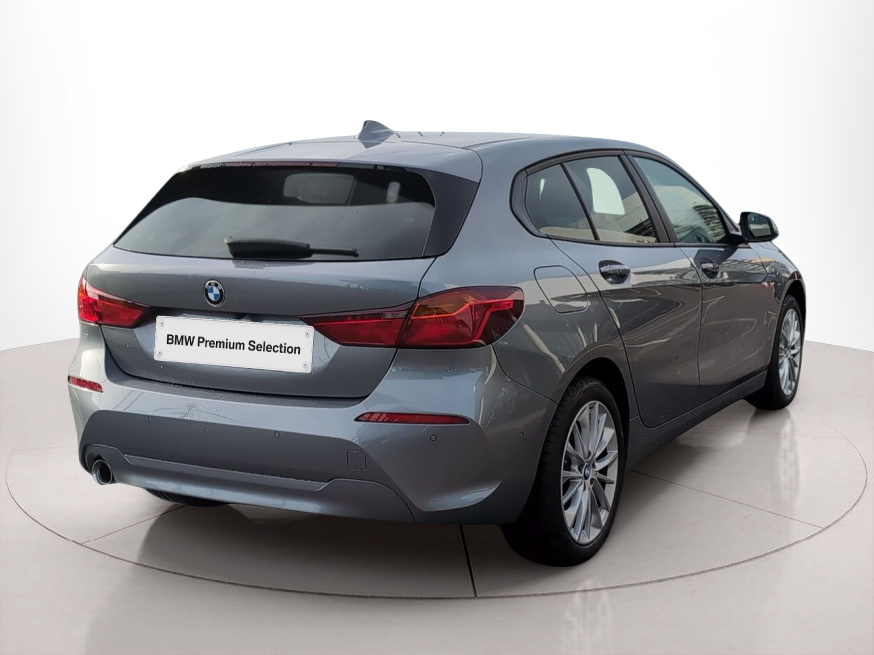 BMW Série 1 116d color Gris. Año 2024. 85KW(116CV). Diesel. En concesionario Caetano Santa Maria da Feira de Santa Maria da Feira