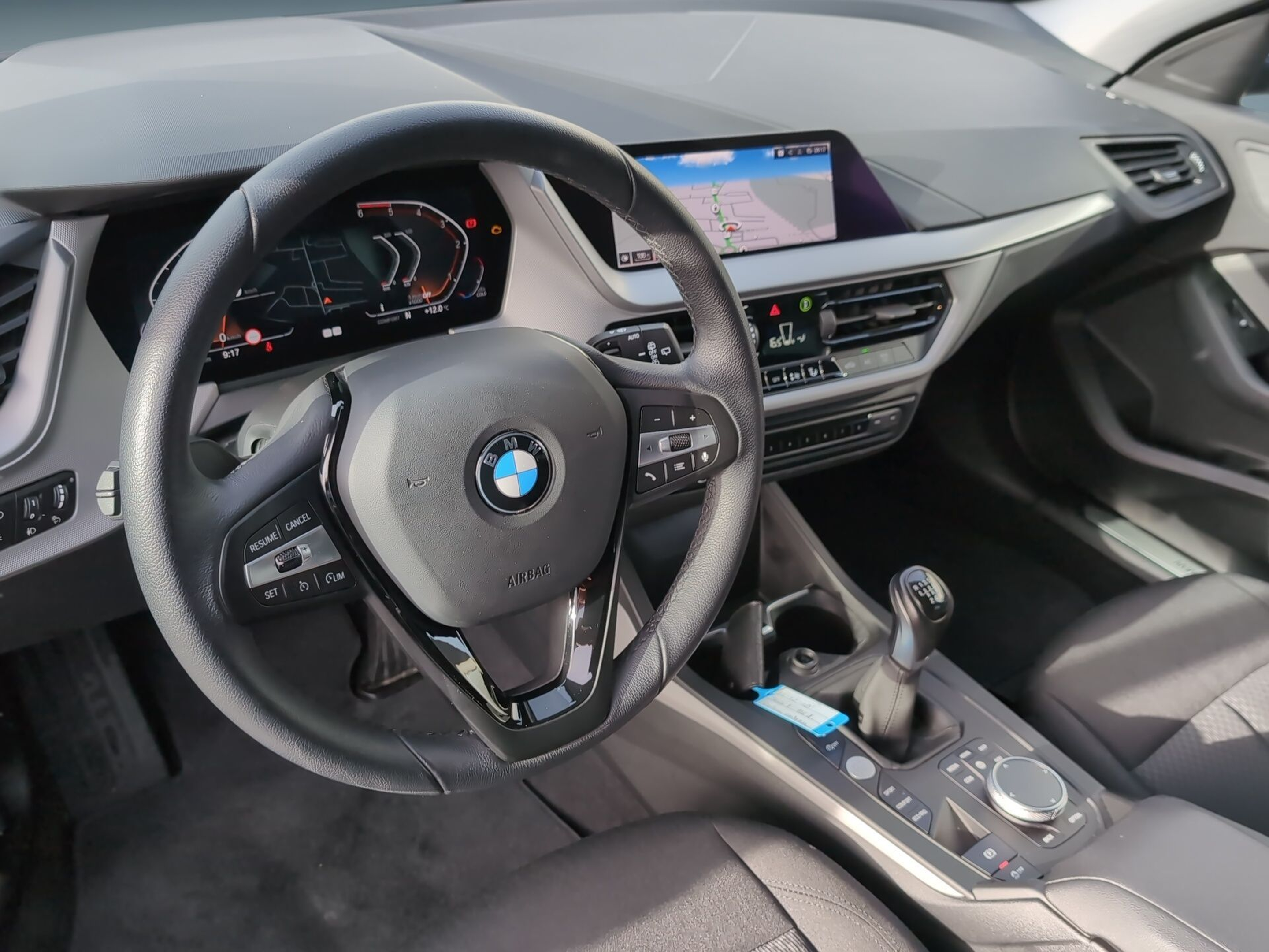 BMW Série 1 116d color Gris. Año 2024. 85KW(116CV). Diesel. En concesionario Caetano Santa Maria da Feira de Santa Maria da Feira