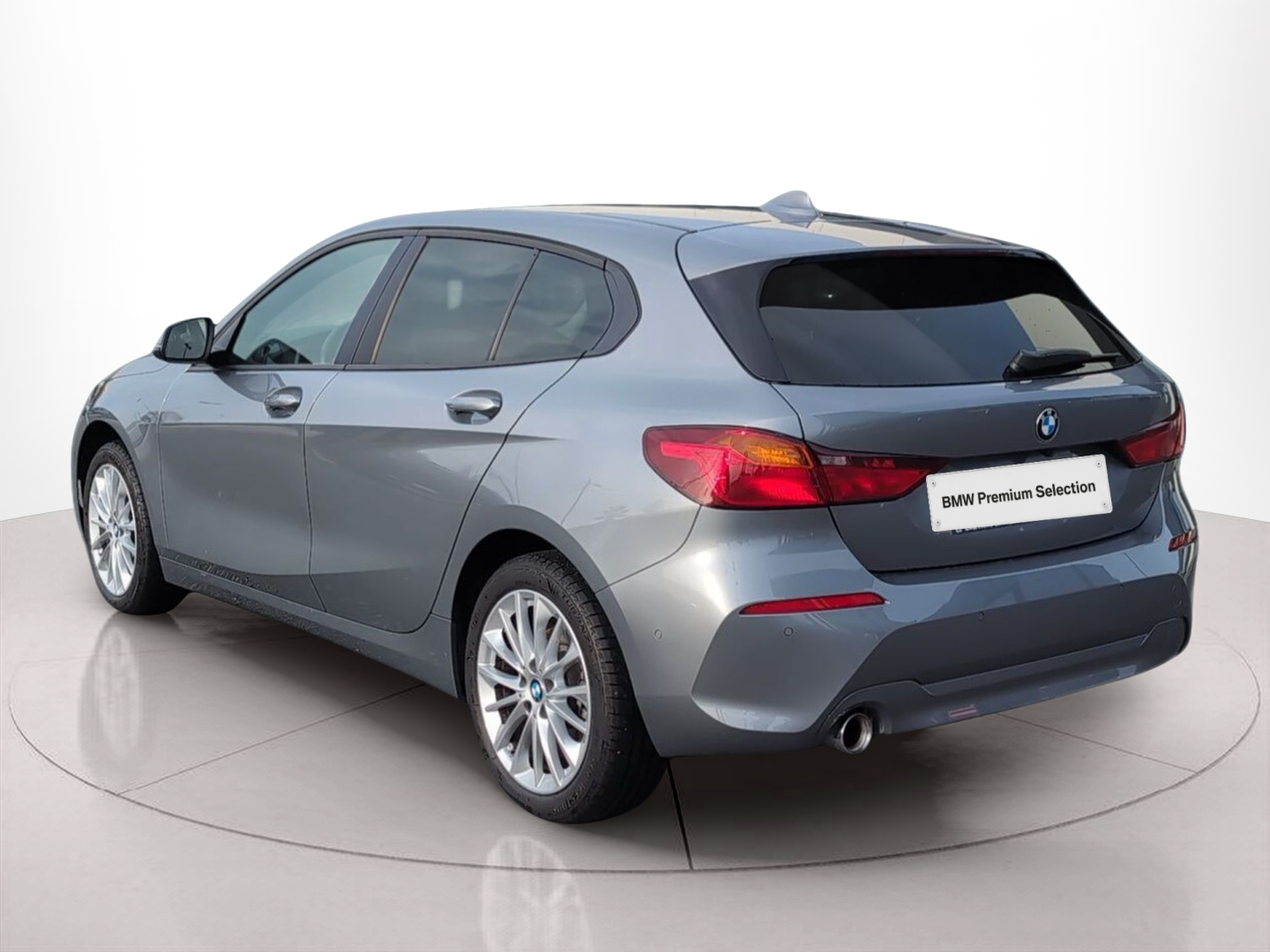 BMW Série 1 116d color Gris. Año 2024. 85KW(116CV). Diesel. En concesionario Caetano Santa Maria da Feira de Santa Maria da Feira