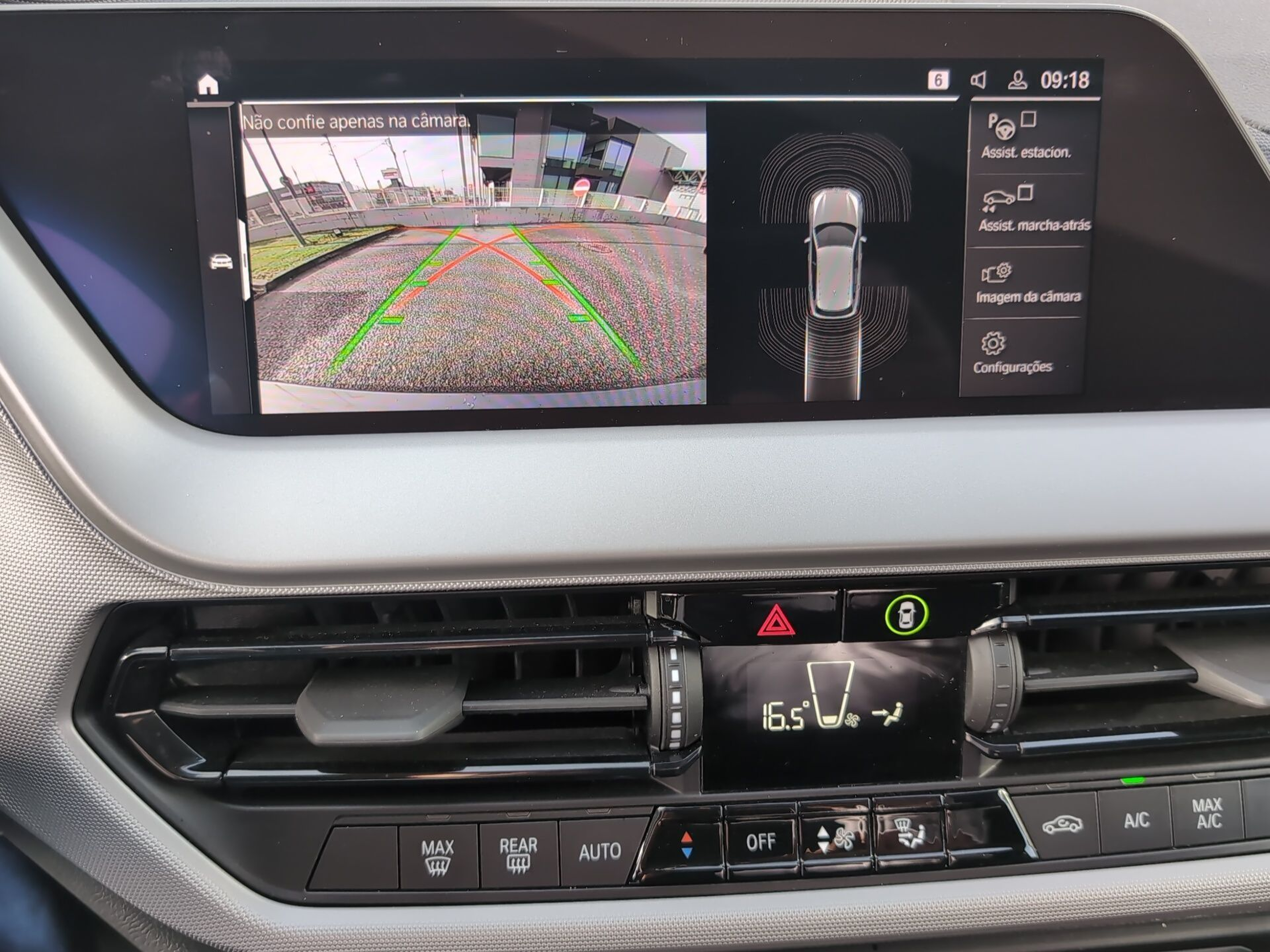 BMW Série 1 116d color Gris. Año 2024. 85KW(116CV). Diesel. En concesionario Caetano Santa Maria da Feira de Santa Maria da Feira