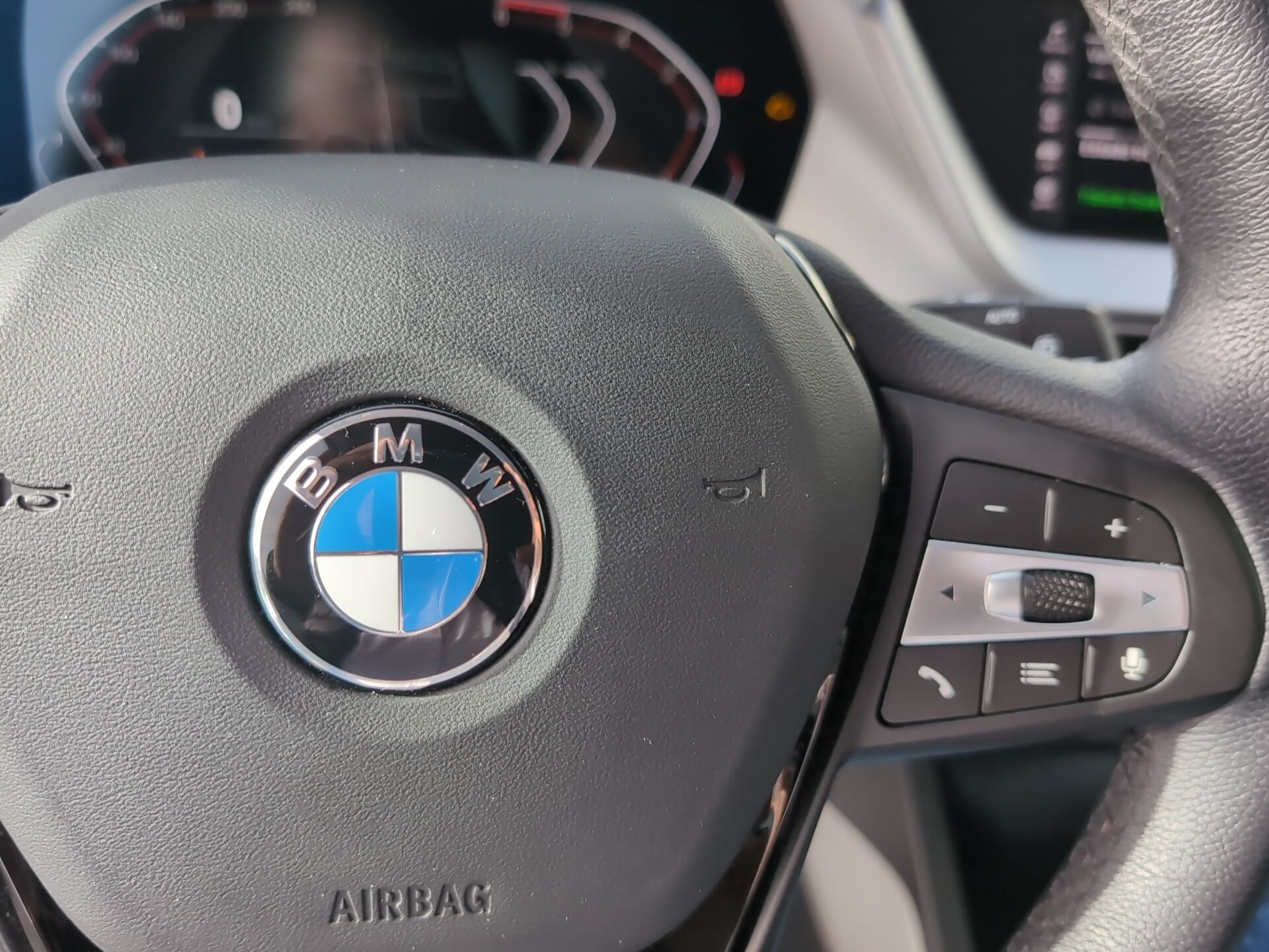 BMW Série 1 116d color Gris. Año 2024. 85KW(116CV). Diesel. En concesionario Caetano Santa Maria da Feira de Santa Maria da Feira