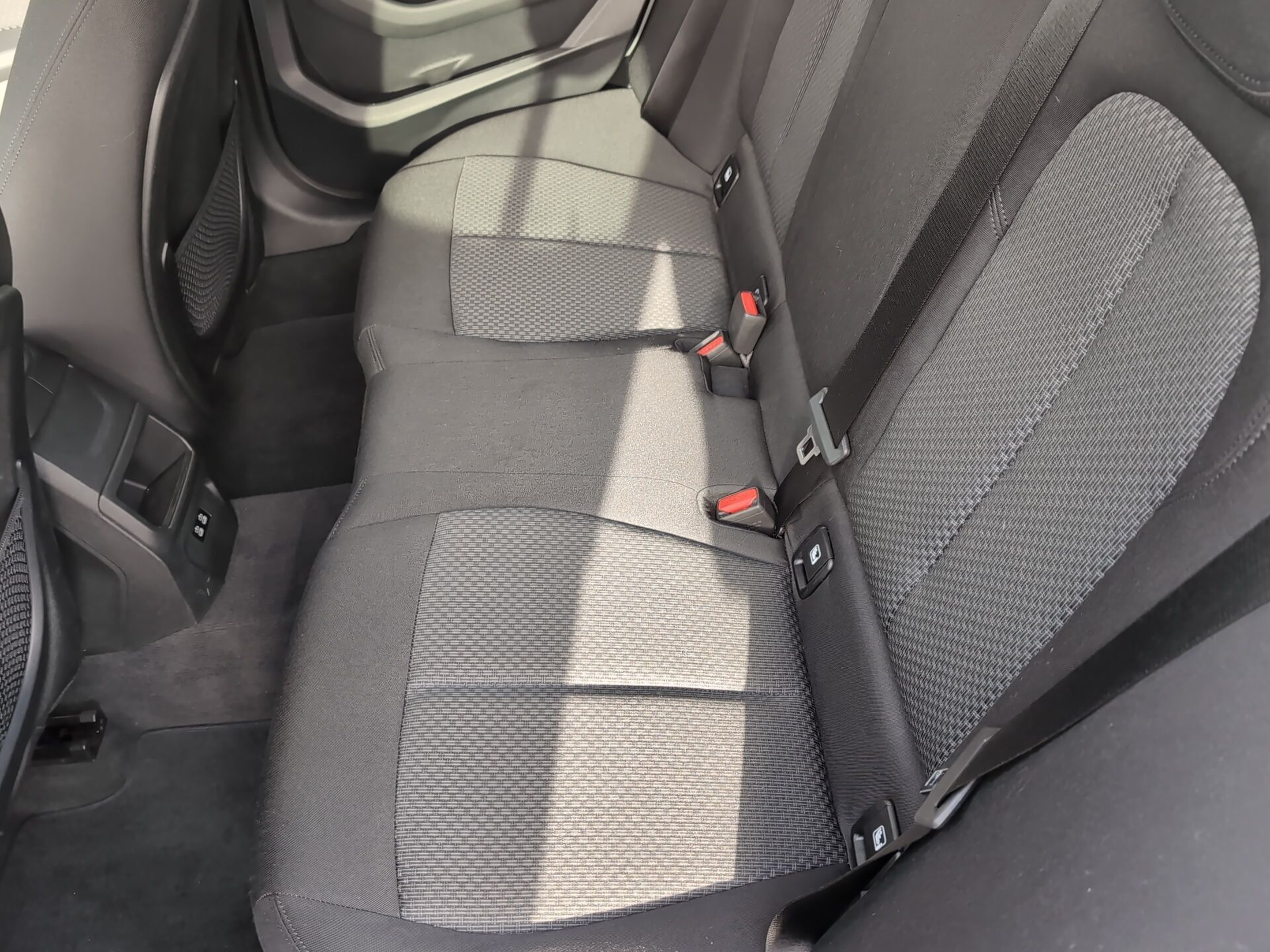 BMW Série 1 116d color Gris. Año 2024. 85KW(116CV). Diesel. En concesionario Caetano Santa Maria da Feira de Santa Maria da Feira