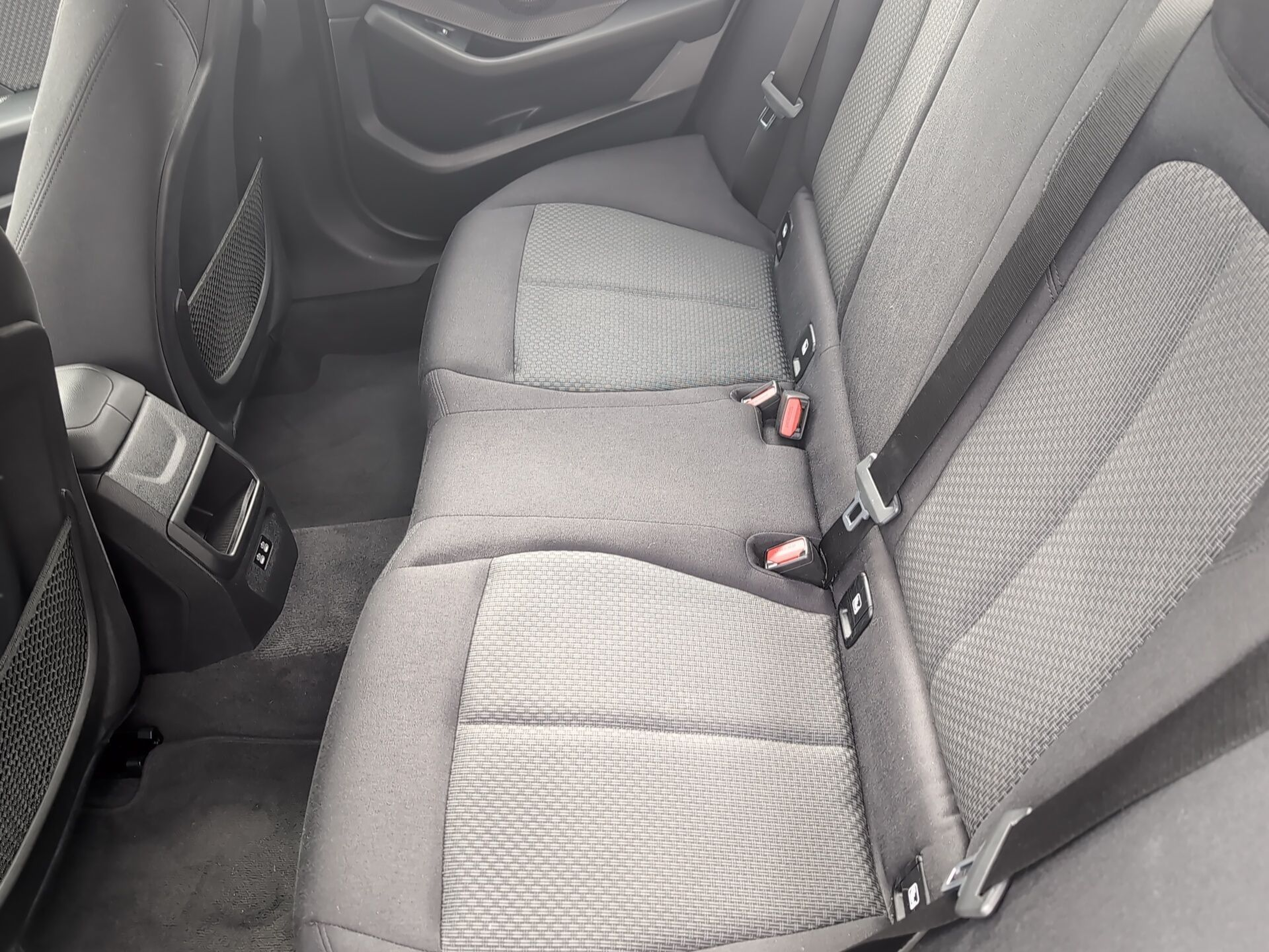 BMW Série 1 116d color Gris. Año 2020. 85KW(116CV). Diesel. En concesionario Caetano Aveiro de Aveiro