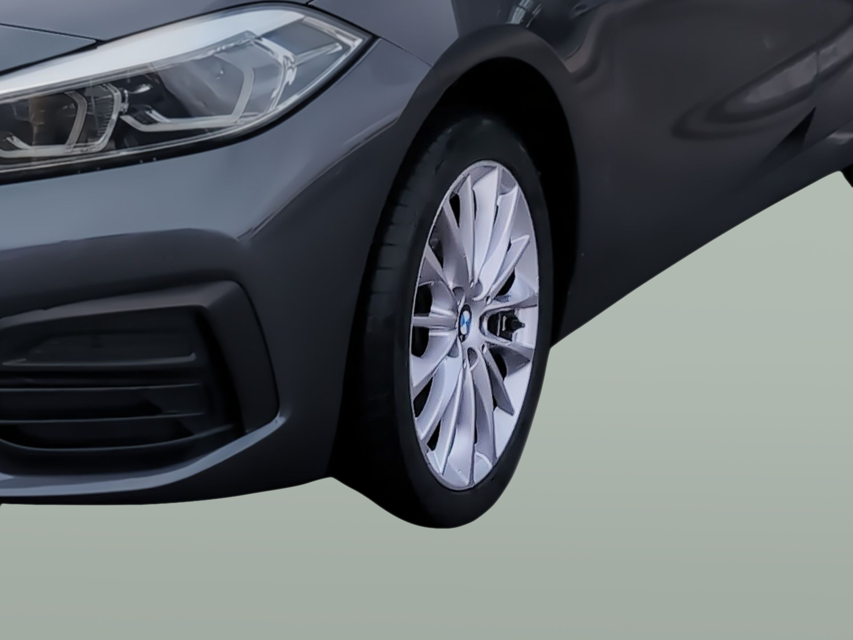 BMW Série 1 116d color Gris. Año 2020. 85KW(116CV). Diesel. En concesionario Caetano Aveiro de Aveiro