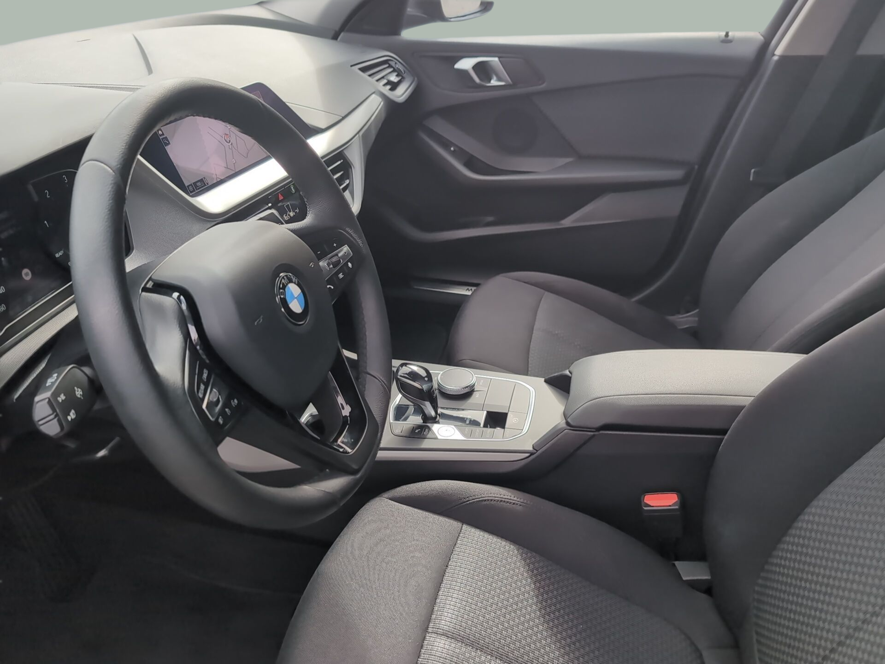 BMW Série 1 116d color Gris. Año 2020. 85KW(116CV). Diesel. En concesionario Caetano Aveiro de Aveiro