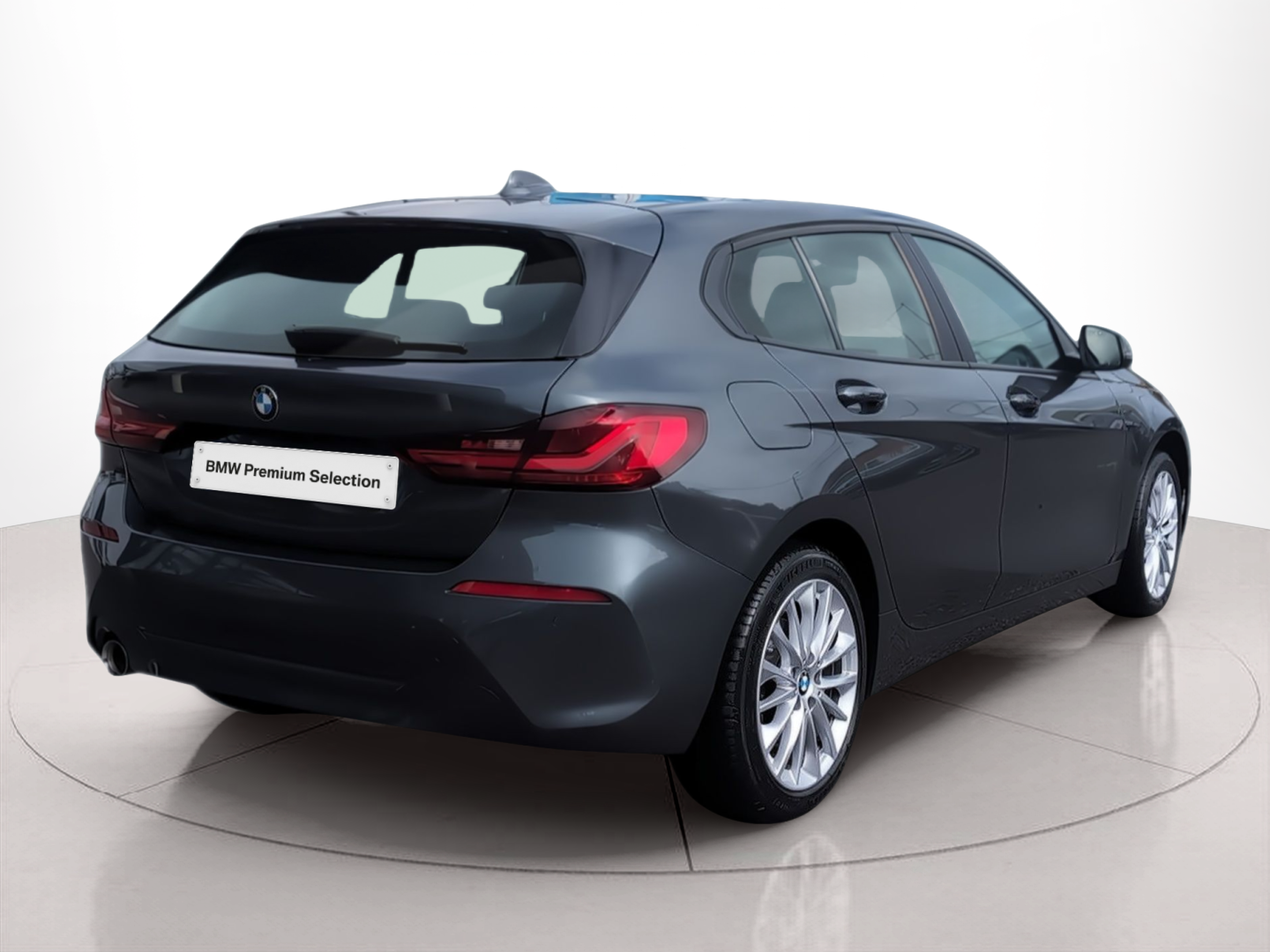 BMW Série 1 116d color Gris. Año 2020. 85KW(116CV). Diesel. En concesionario Caetano Aveiro de Aveiro