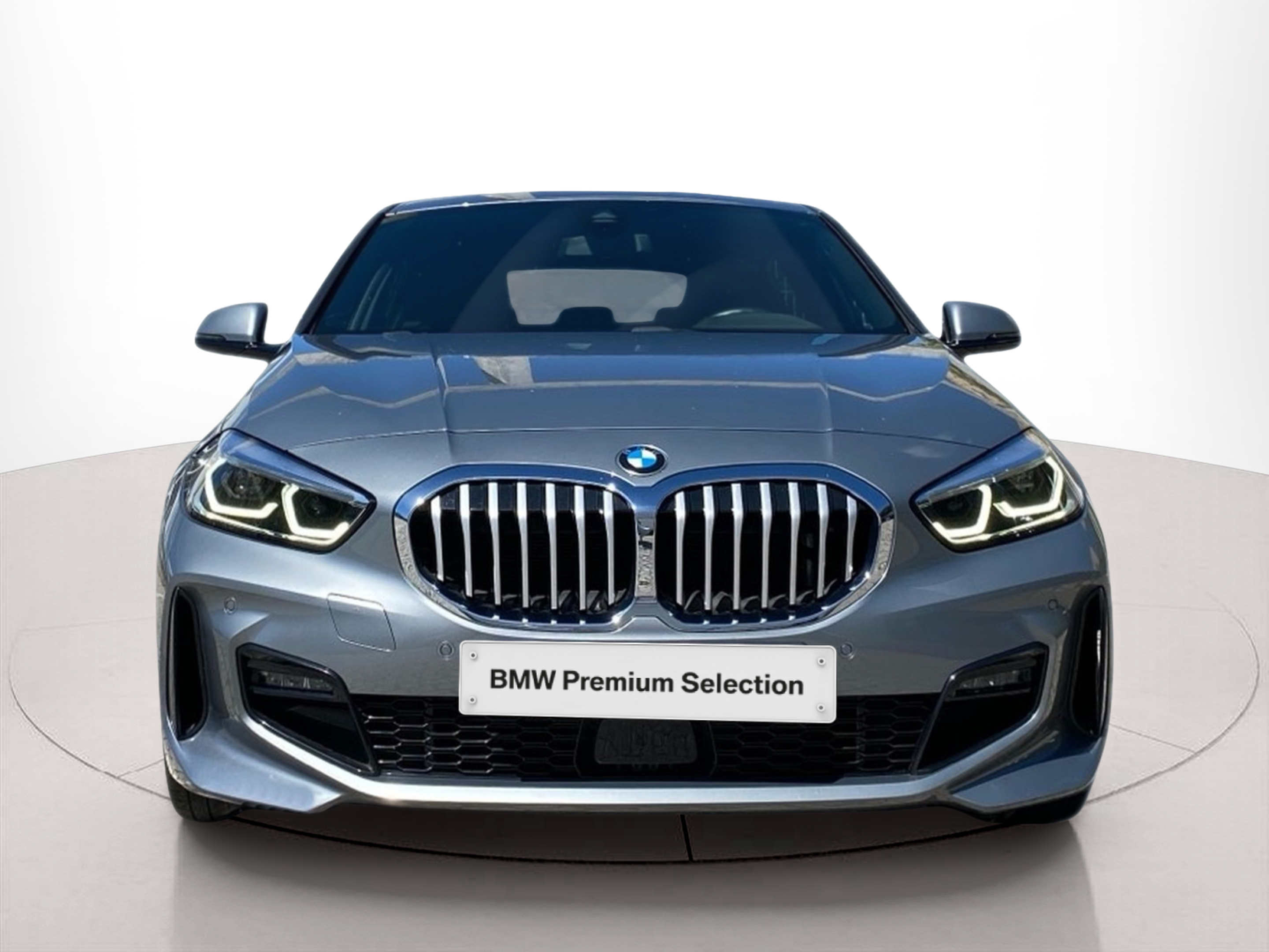 Fotos de BMW Série 1 116d color Gris. Año 2024. 85KW(116CV). Diesel. En concesionario Caetano Baviera Cascais de Cascais