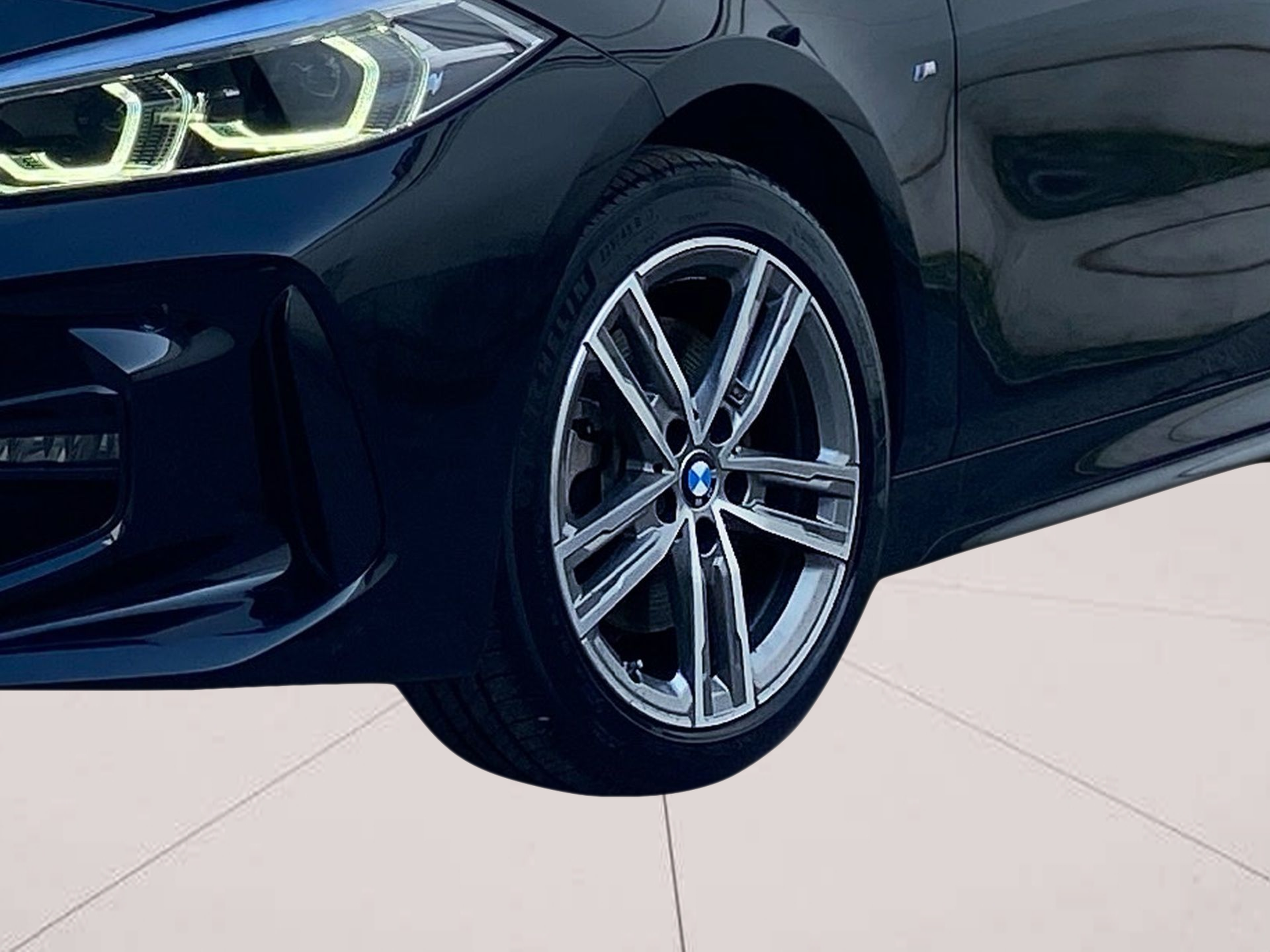 BMW Série 1 116d color Negro. Año 2024. 85KW(116CV). Diesel. En concesionario Caetano Baviera Lisboa de Lisboa