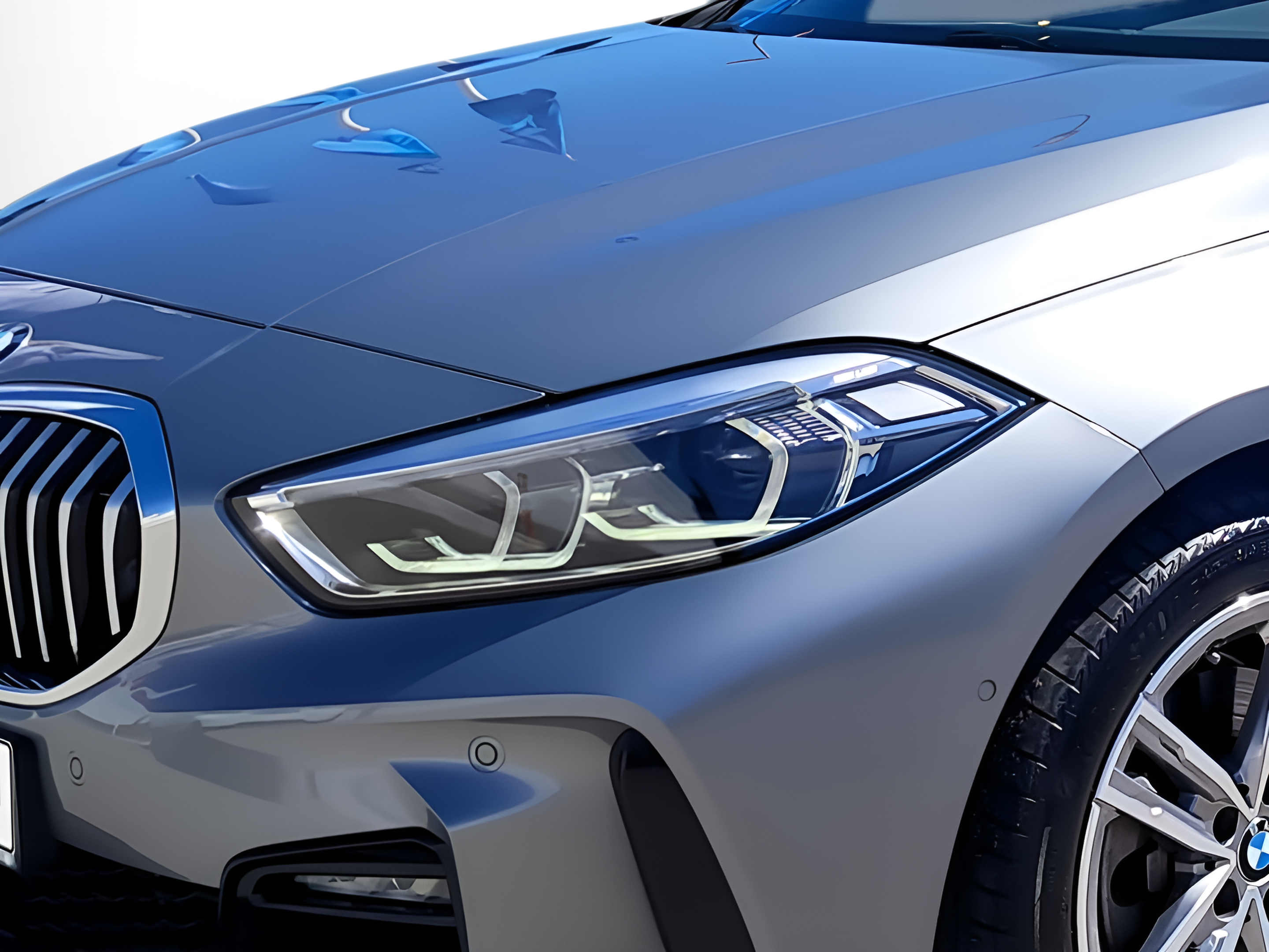 BMW Série 1 116d color Gris. Año 2024. 85KW(116CV). Diesel. En concesionario Caetano Portimão de Portimão