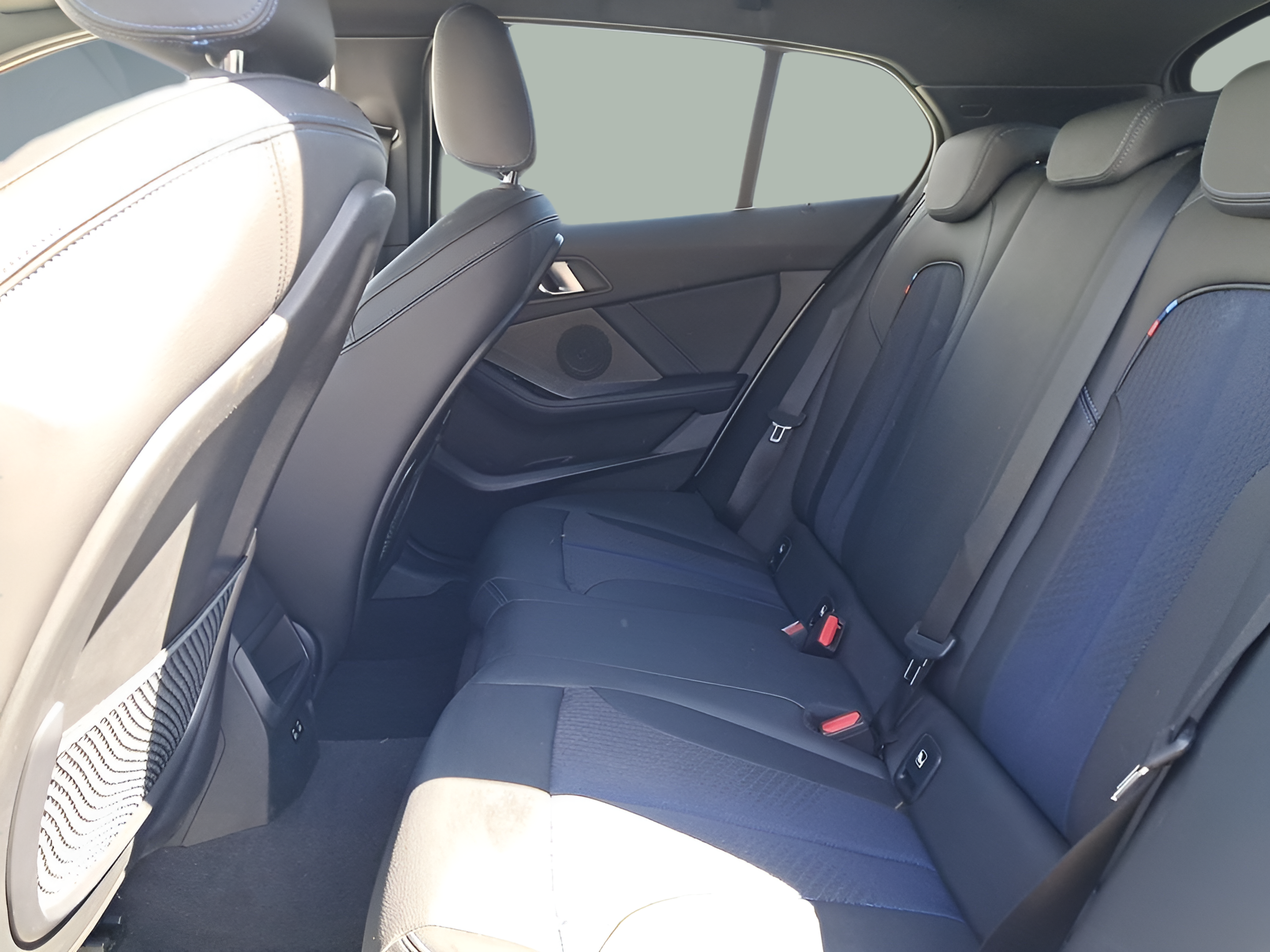 BMW Série 1 116d color Gris. Año 2024. 85KW(116CV). Diesel. En concesionario Caetano Portimão de Portimão