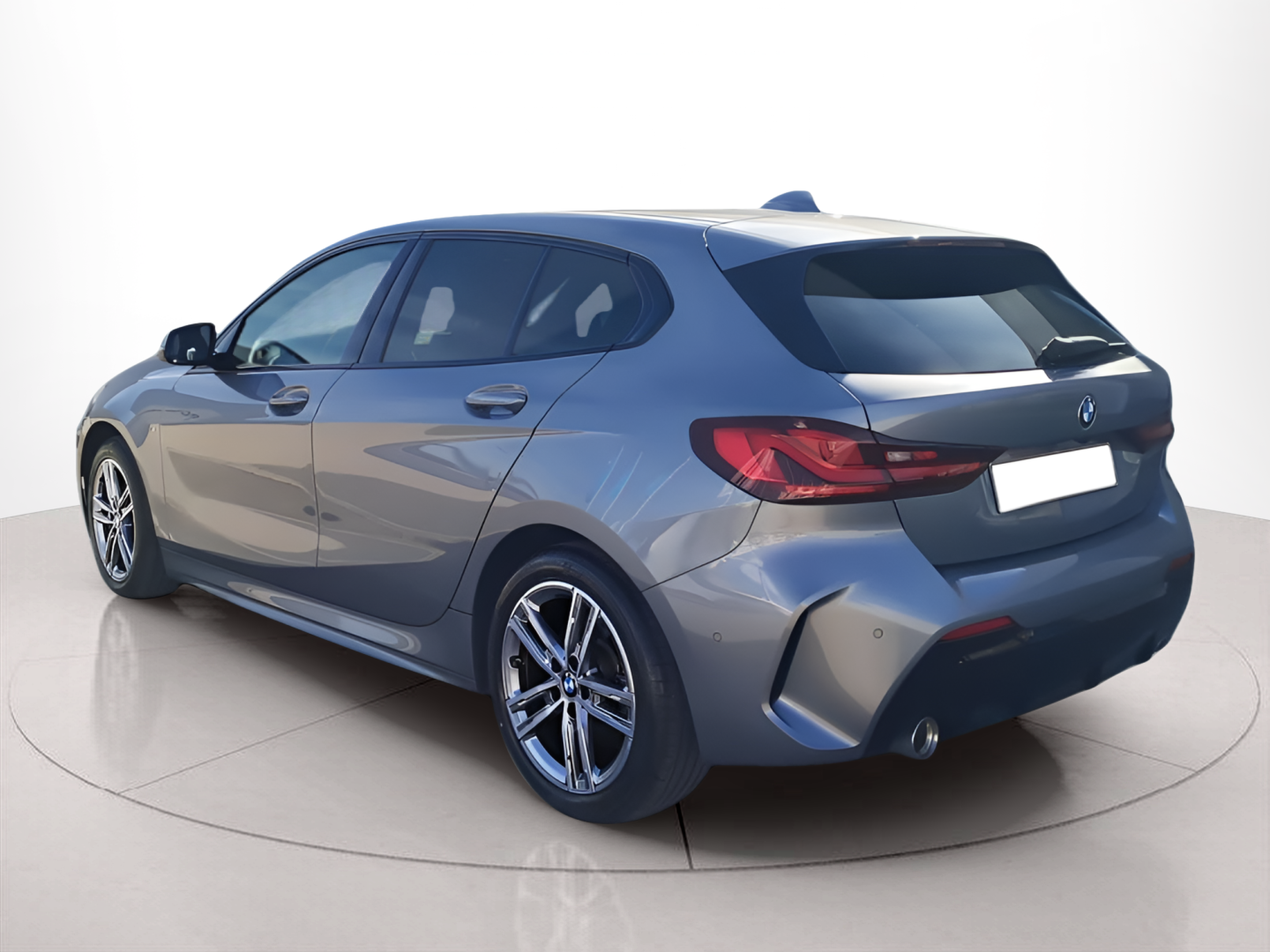BMW Série 1 116d color Gris. Año 2024. 85KW(116CV). Diesel. En concesionario Caetano Baviera Portimão de Portimão