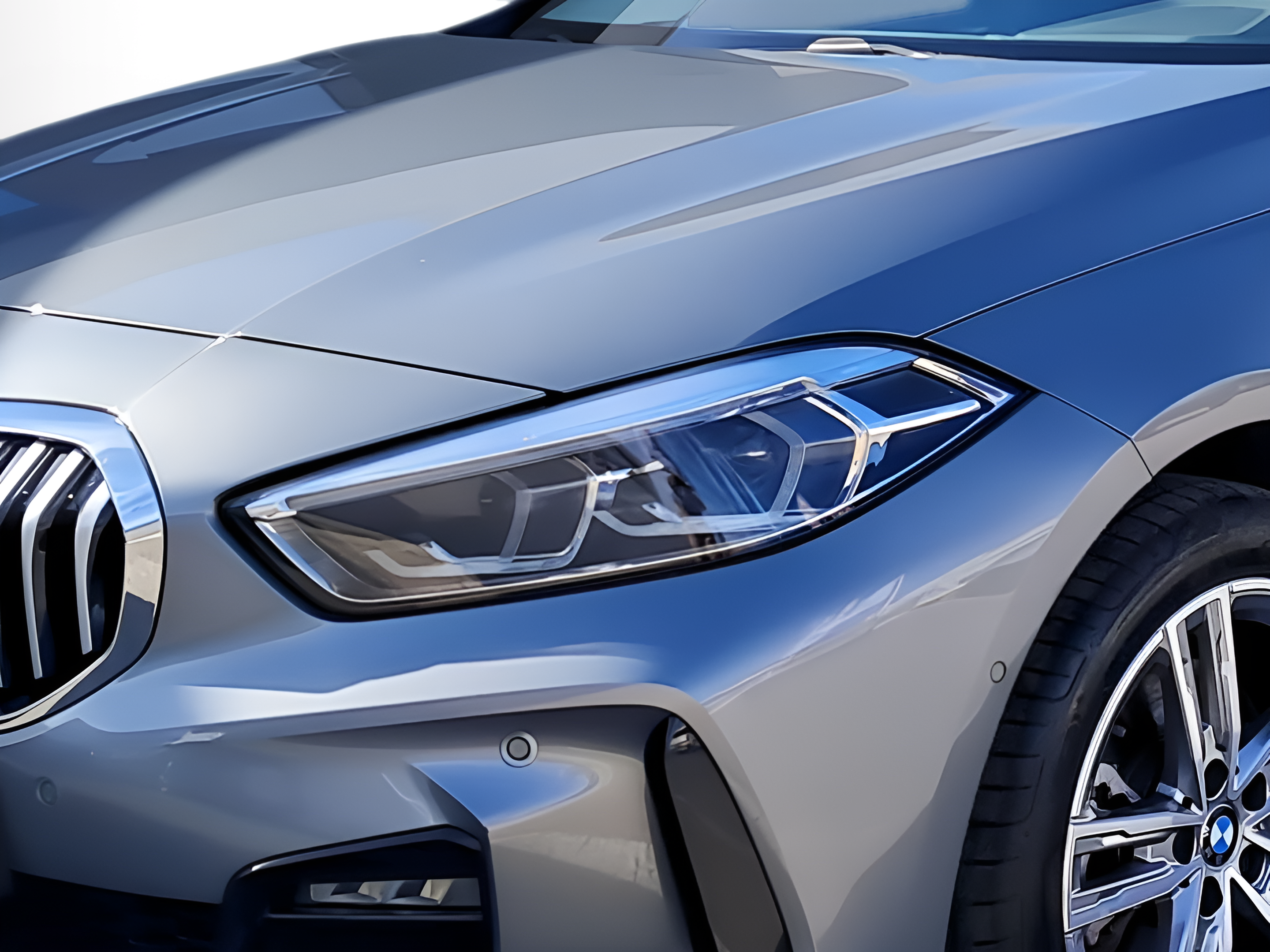 BMW Série 1 116d color Gris. Año 2024. 85KW(116CV). Diesel. En concesionario Caetano Baviera Portimão de Portimão