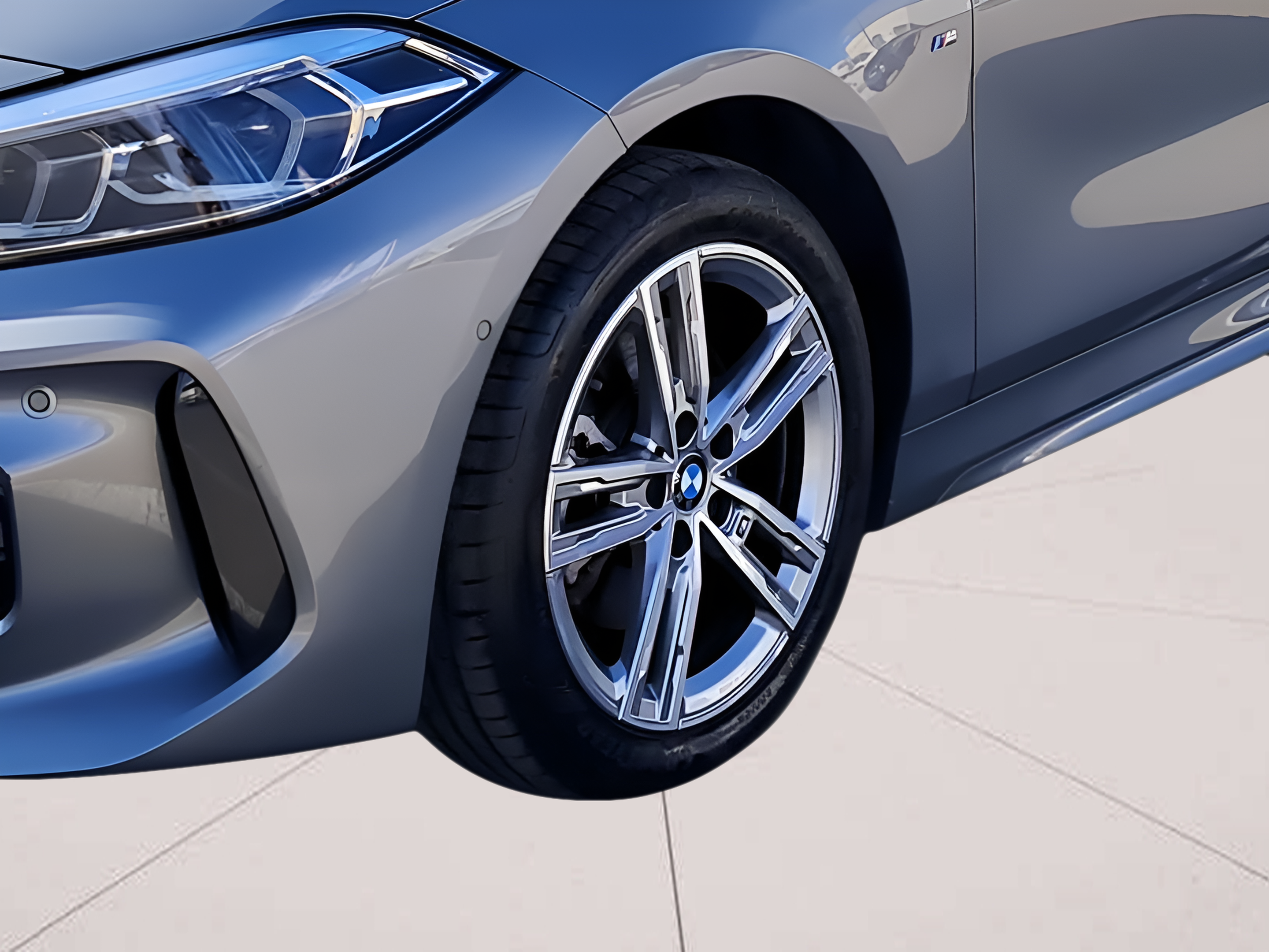 BMW Série 1 116d color Gris. Año 2024. 85KW(116CV). Diesel. En concesionario Caetano Baviera Portimão de Portimão