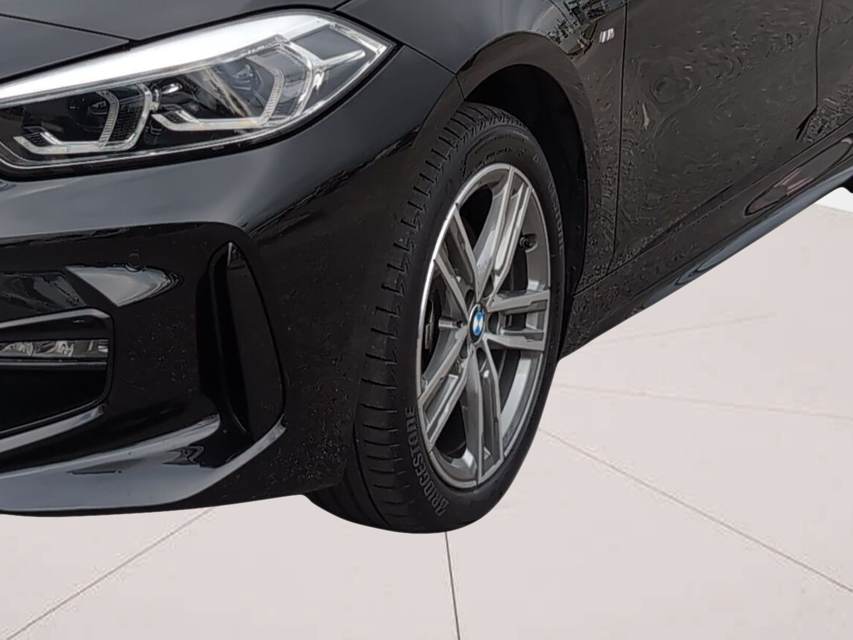 BMW Série 1 116d color Negro. Año 2024. 85KW(116CV). Diesel. En concesionario Caetano Aveiro de Aveiro