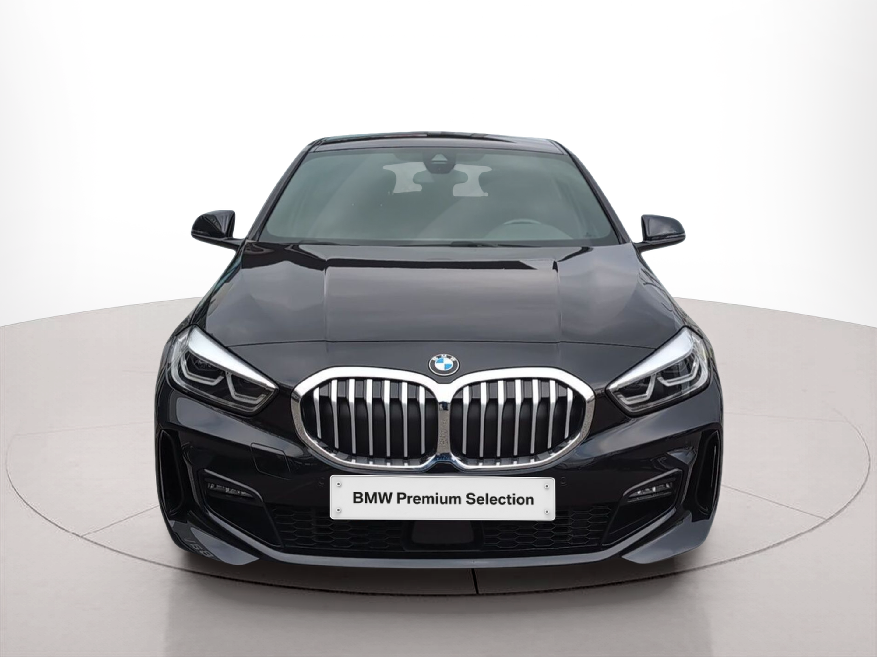 Fotos de BMW Série 1 116d color Negro. Año 2024. 85KW(116CV). Diesel. En concesionario Caetano Baviera Aveiro de Aveiro