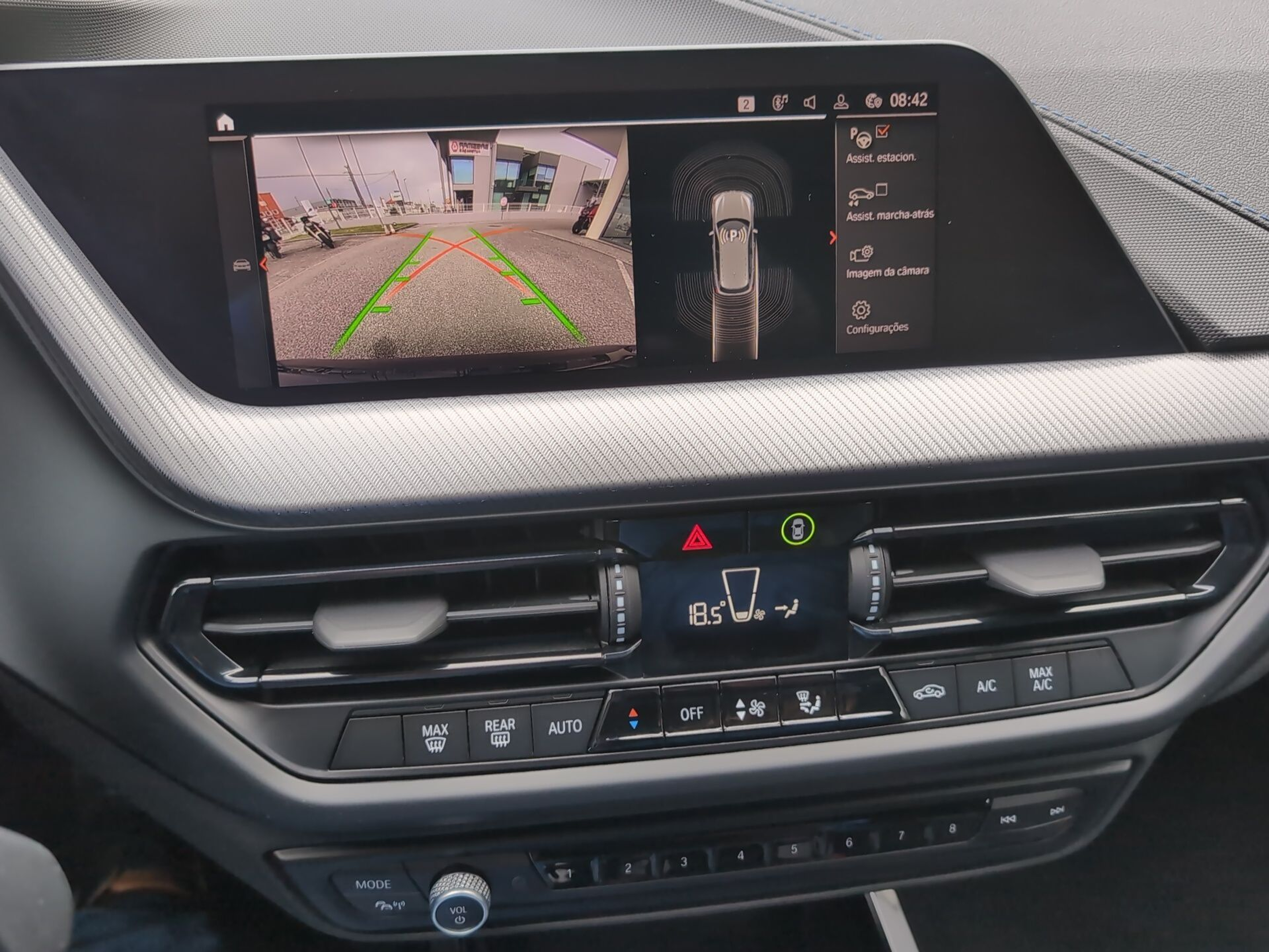 BMW Série 1 116d color Negro. Año 2024. 85KW(116CV). Diesel. En concesionario Caetano Aveiro de Aveiro