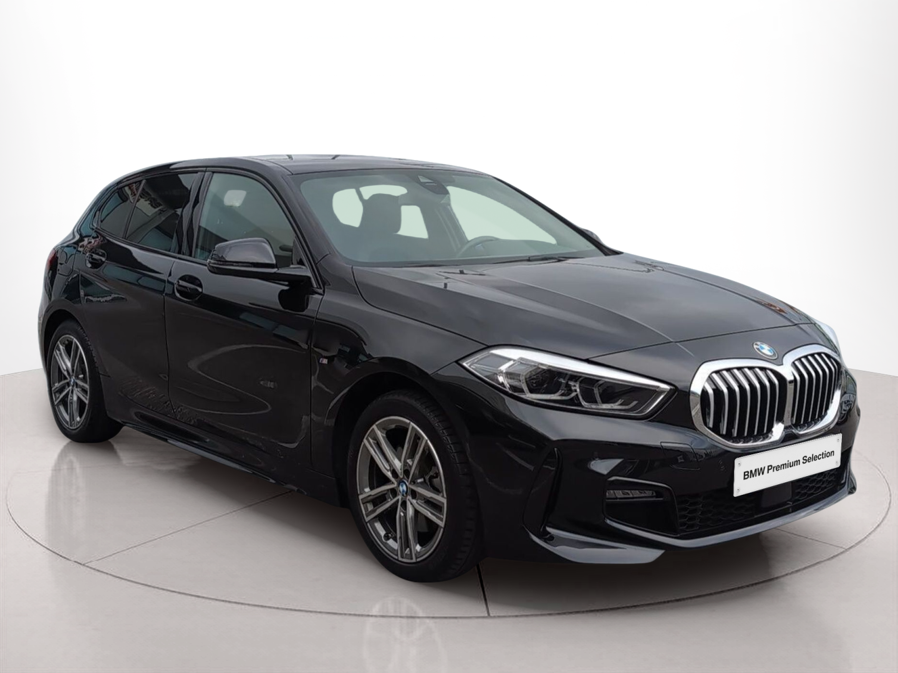 BMW Série 1 116d color Negro. Año 2024. 85KW(116CV). Diesel. En concesionario Caetano Aveiro de Aveiro