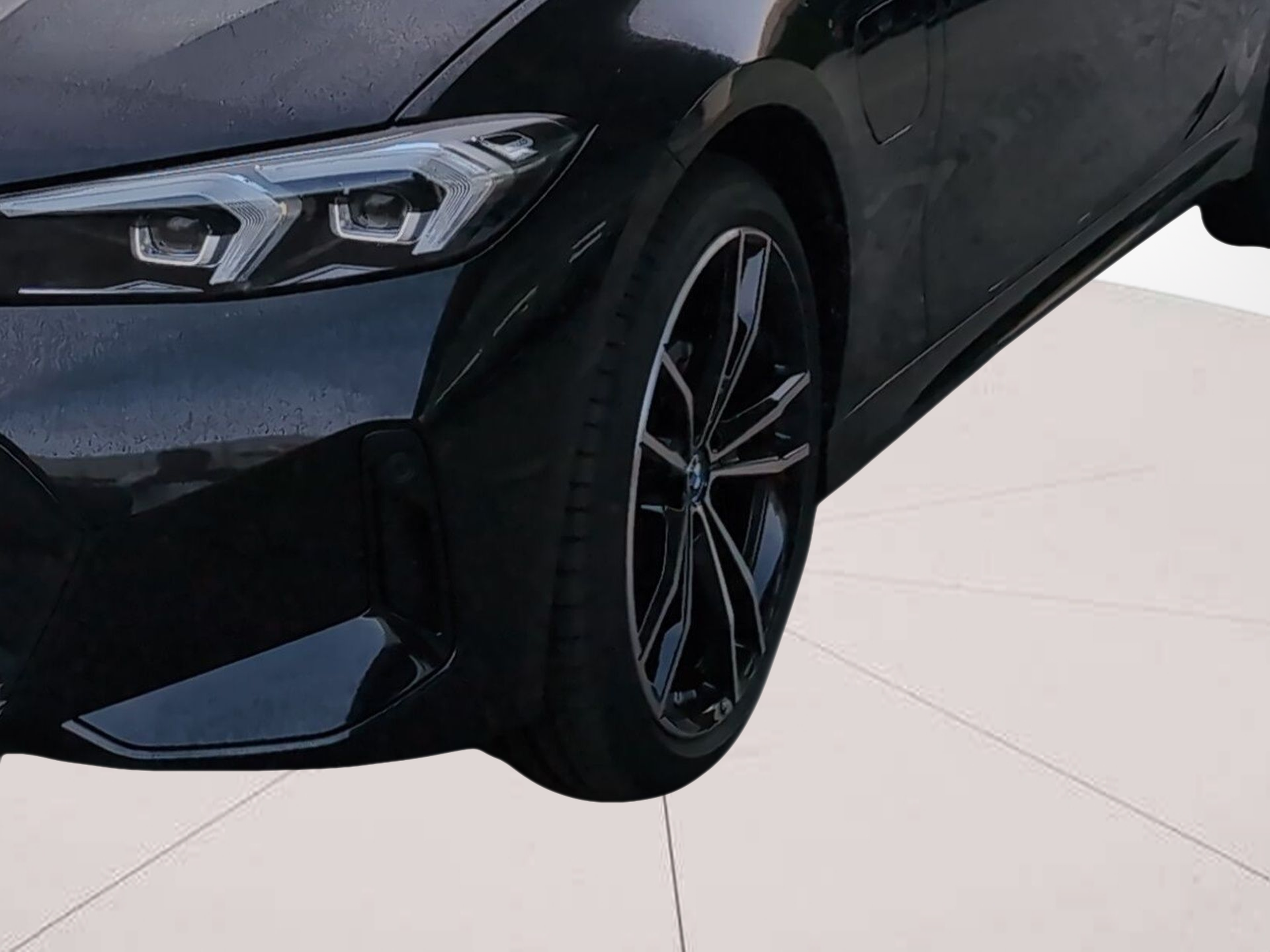 BMW Série 3 320e Touring color Negro. Año 2024. 215KW(292CV). Elétrico / Gasolina Híbrido. En concesionario Caetano Baviera Aveiro de Aveiro