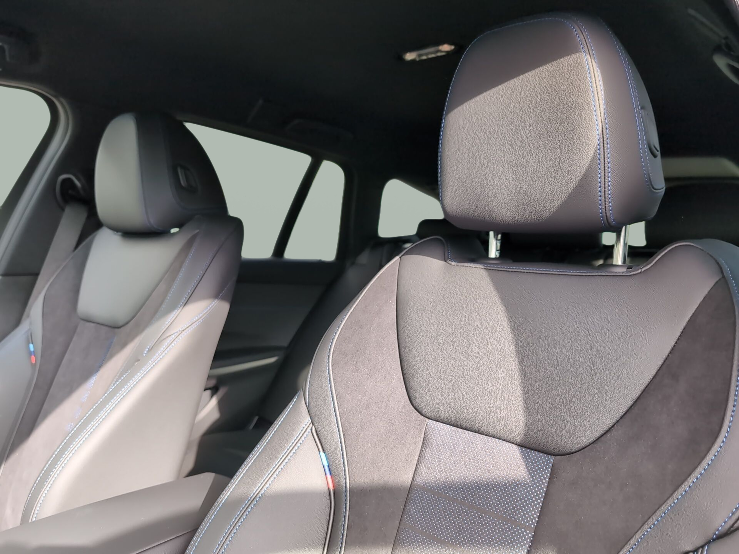 BMW Série 3 320e Touring color Negro. Año 2024. 215KW(292CV). Elétrico / Gasolina Híbrido. En concesionario Caetano Baviera Aveiro de Aveiro