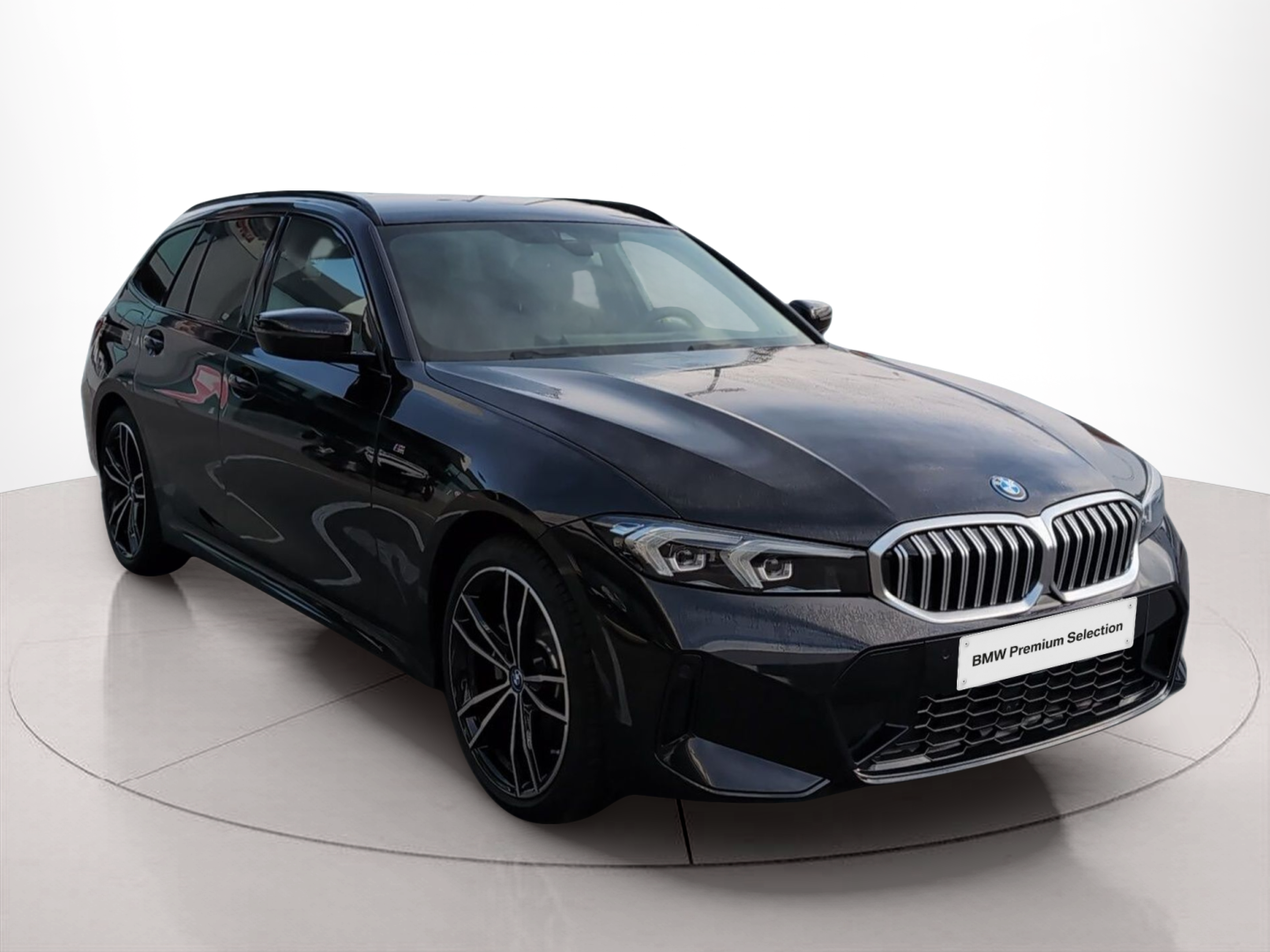 BMW Série 3 320e Touring color Negro. Año 2024. 215KW(292CV). Elétrico / Gasolina Híbrido. En concesionario Caetano Baviera Aveiro de Aveiro