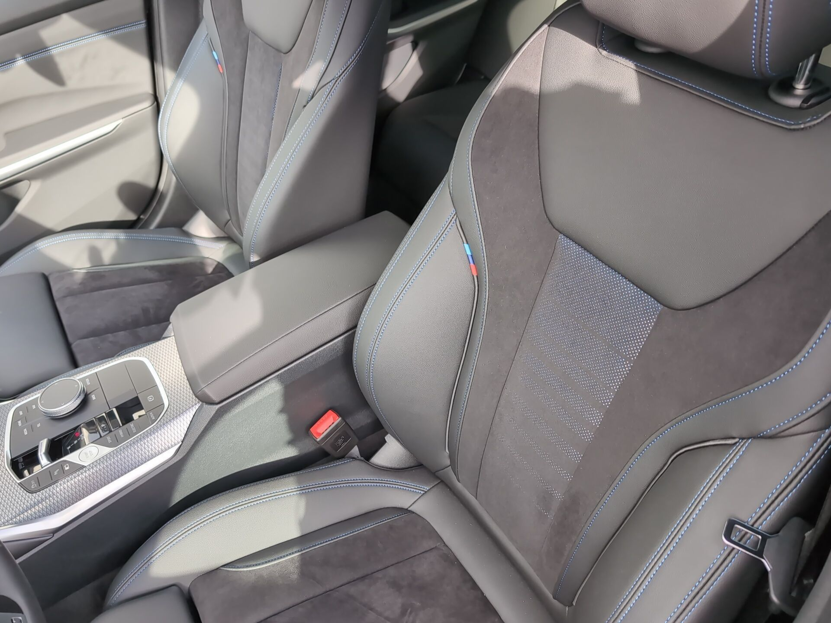 BMW Série 3 320e Touring color Negro. Año 2024. 215KW(292CV). Elétrico / Gasolina Híbrido. En concesionario Caetano Baviera Aveiro de Aveiro