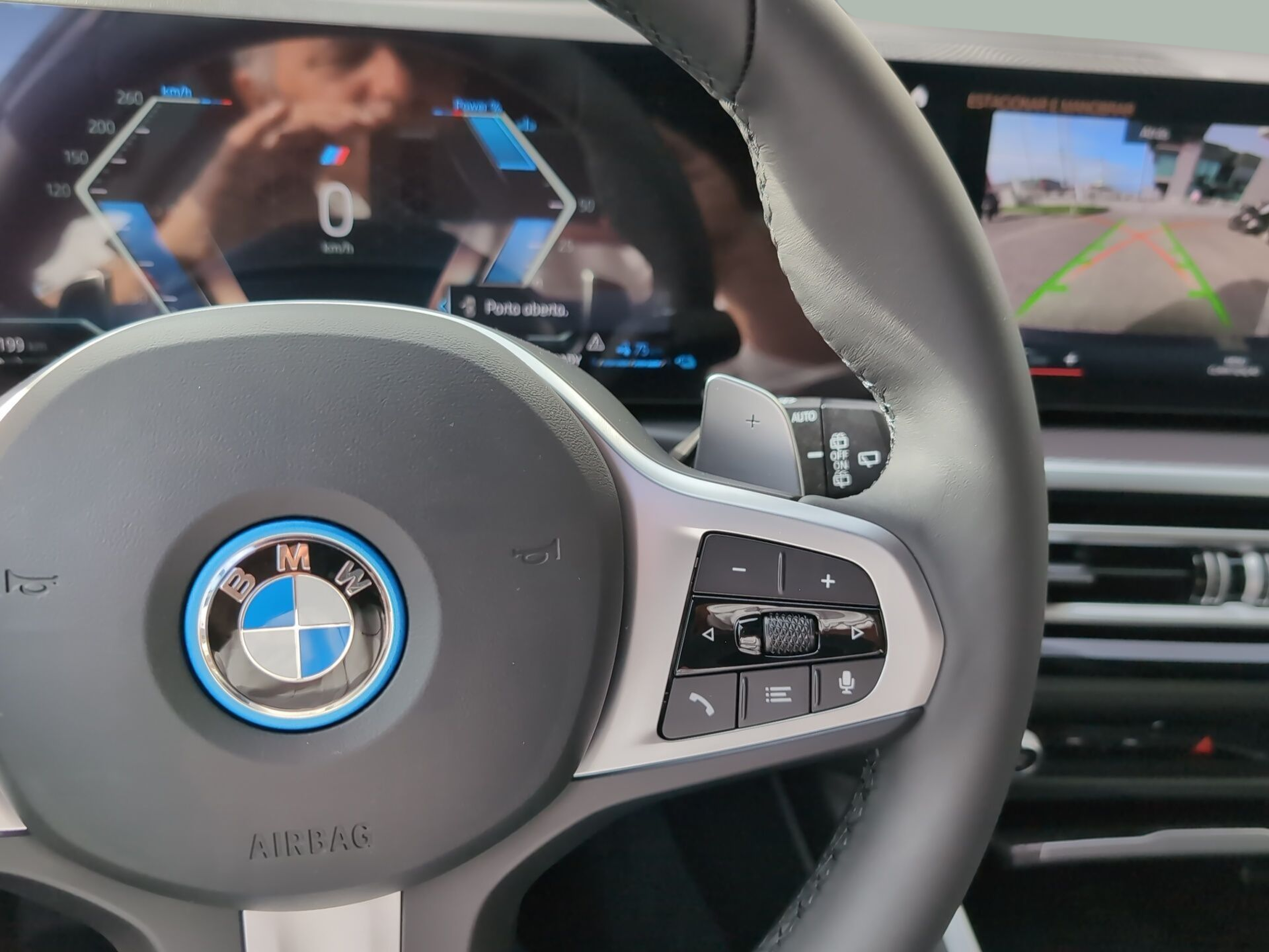 BMW Série 3 320e Touring color Negro. Año 2024. 215KW(292CV). Elétrico / Gasolina Híbrido. En concesionario Caetano Baviera Aveiro de Aveiro