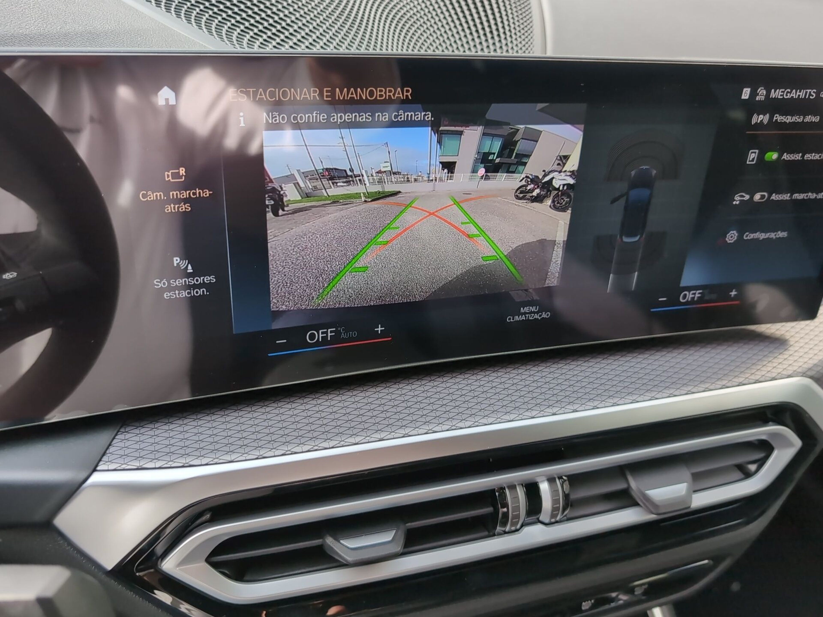 BMW Série 3 320e Touring color Negro. Año 2024. 215KW(292CV). Elétrico / Gasolina Híbrido. En concesionario Caetano Baviera Aveiro de Aveiro