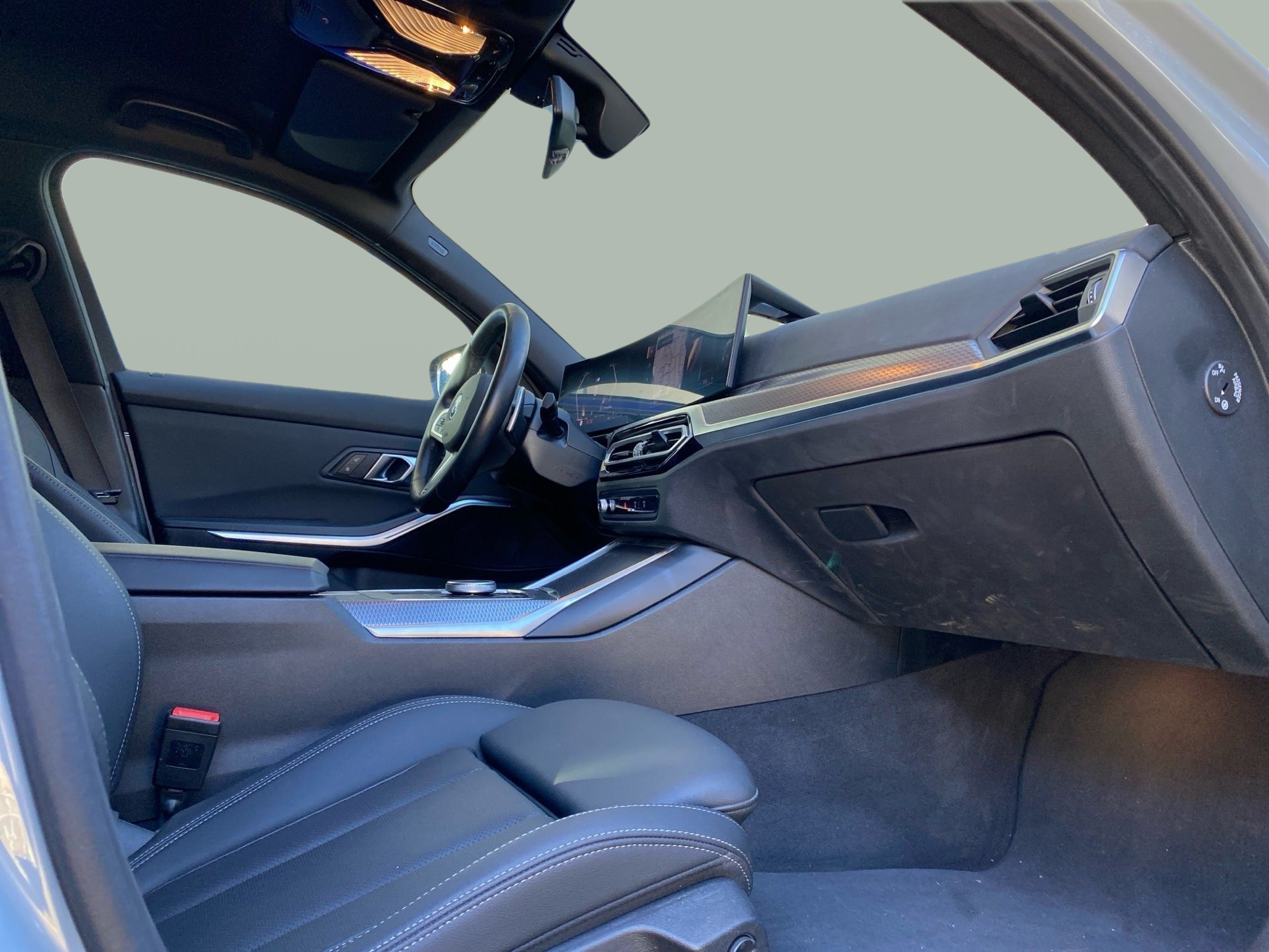 BMW Série 3 320e Touring color Gris. Año 2024. 215KW(292CV). Elétrico / Gasolina Híbrido. En concesionario Caetano Cascais de Cascais