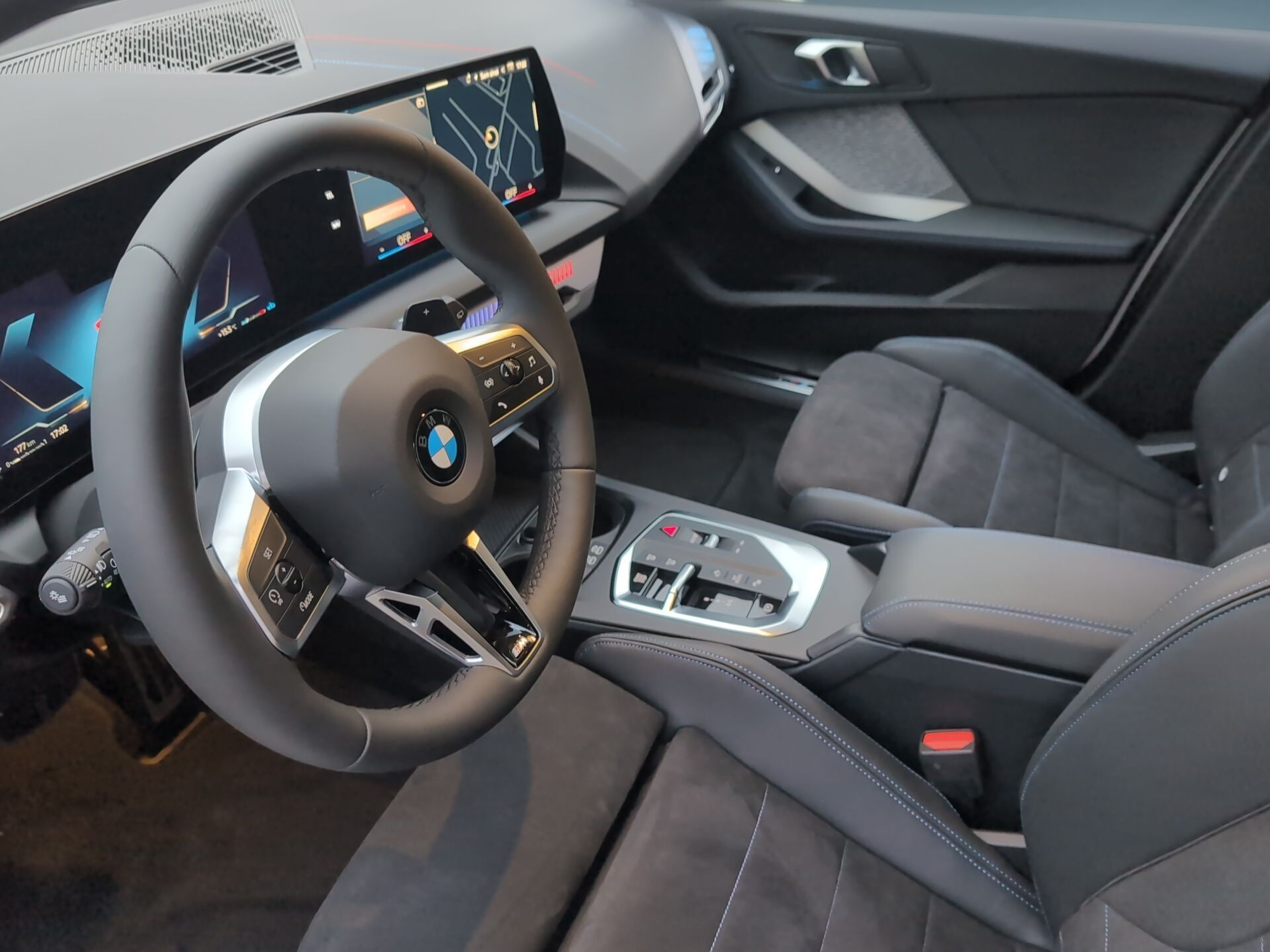 BMW Série 1 120 color Blanco. Año 2024. 125KW(170CV). Gasolina. En concesionario Caetano Baviera Aveiro de Aveiro