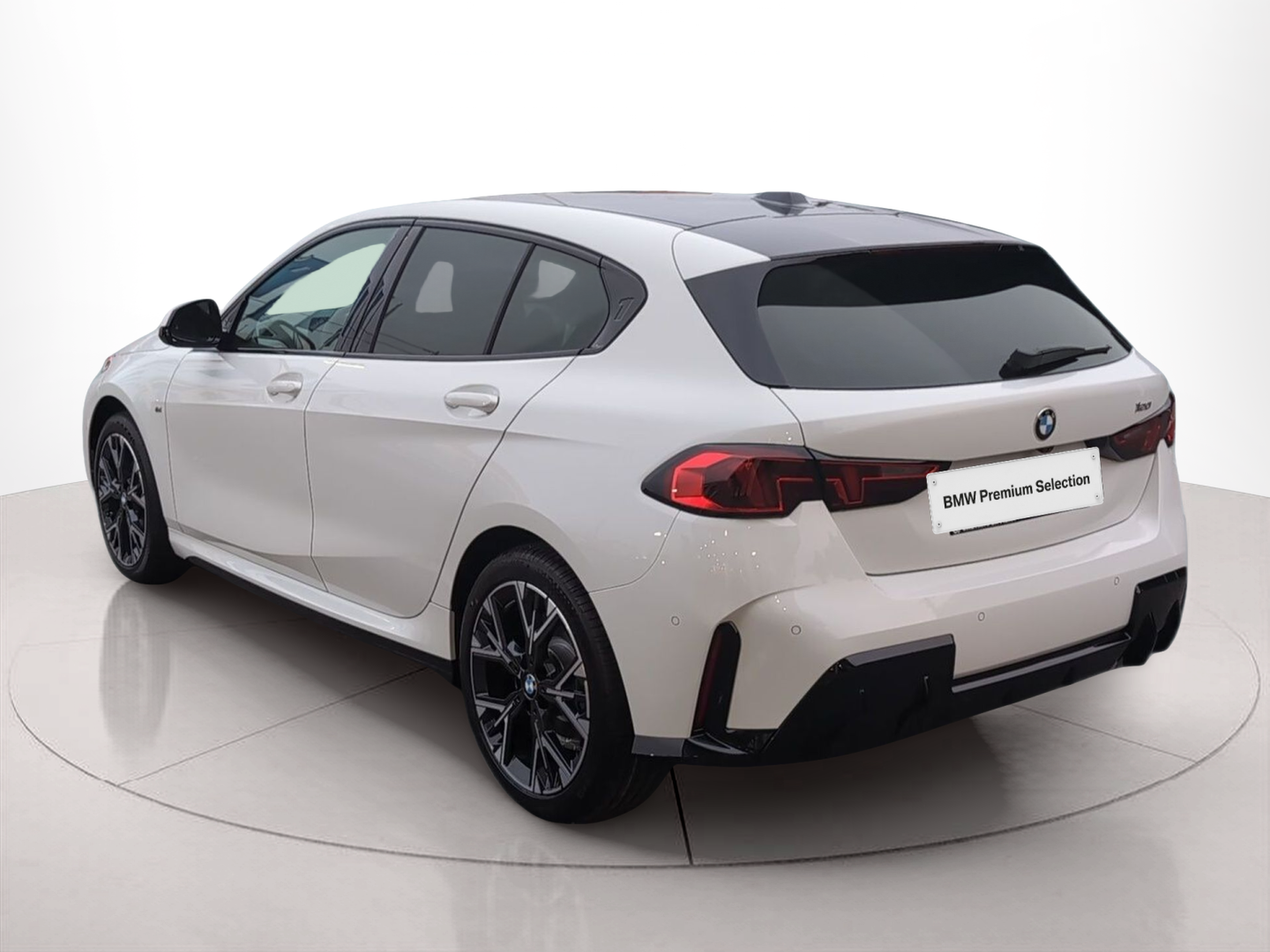 BMW Série 1 120 color Blanco. Año 2024. 125KW(170CV). Gasolina. En concesionario Caetano Baviera Aveiro de Aveiro