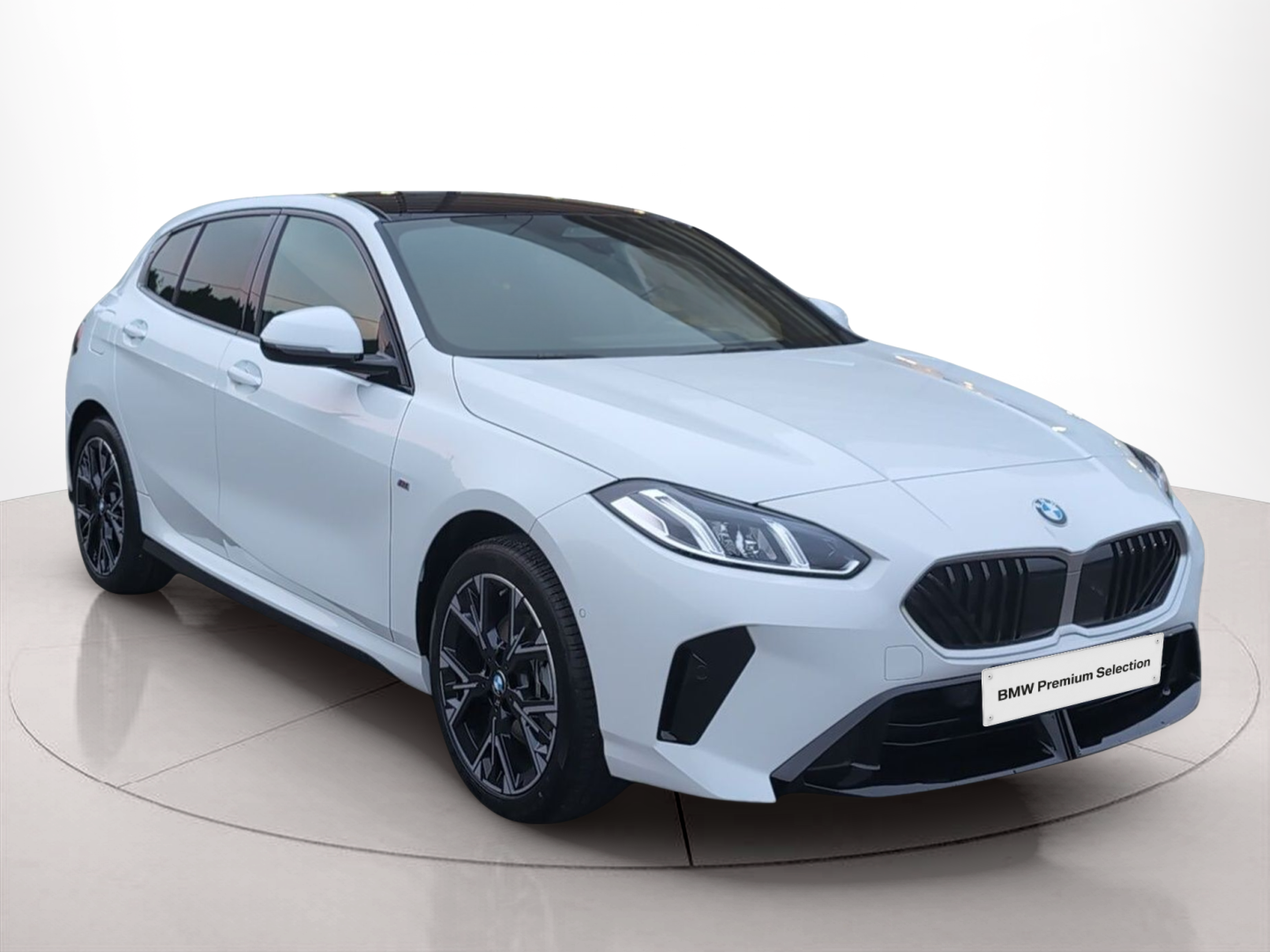 BMW Série 1 120 color Blanco. Año 2024. 125KW(170CV). Gasolina. En concesionario Caetano Baviera Aveiro de Aveiro