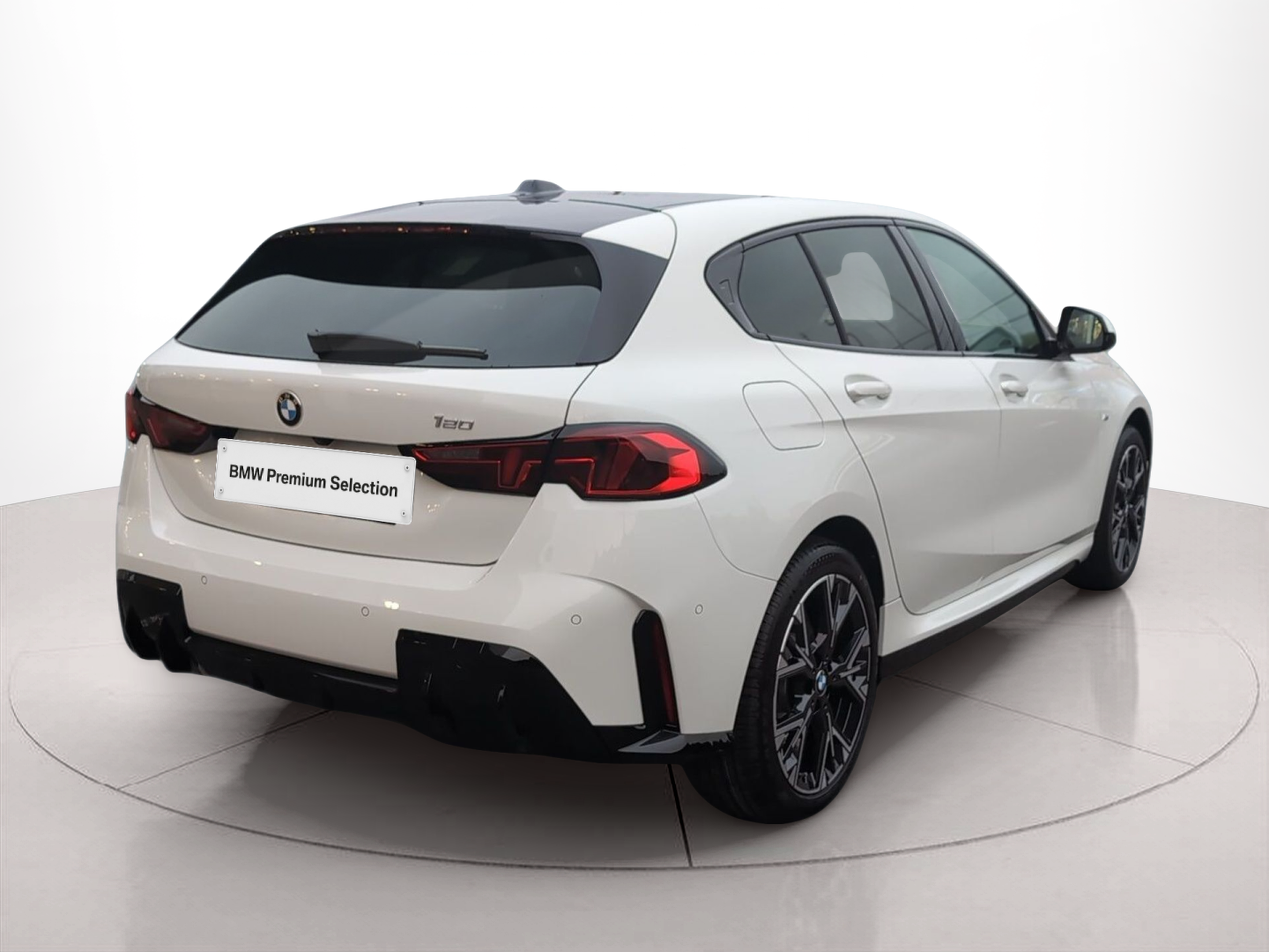 BMW Série 1 120 color Blanco. Año 2024. 125KW(170CV). Gasolina. En concesionario Caetano Baviera Aveiro de Aveiro