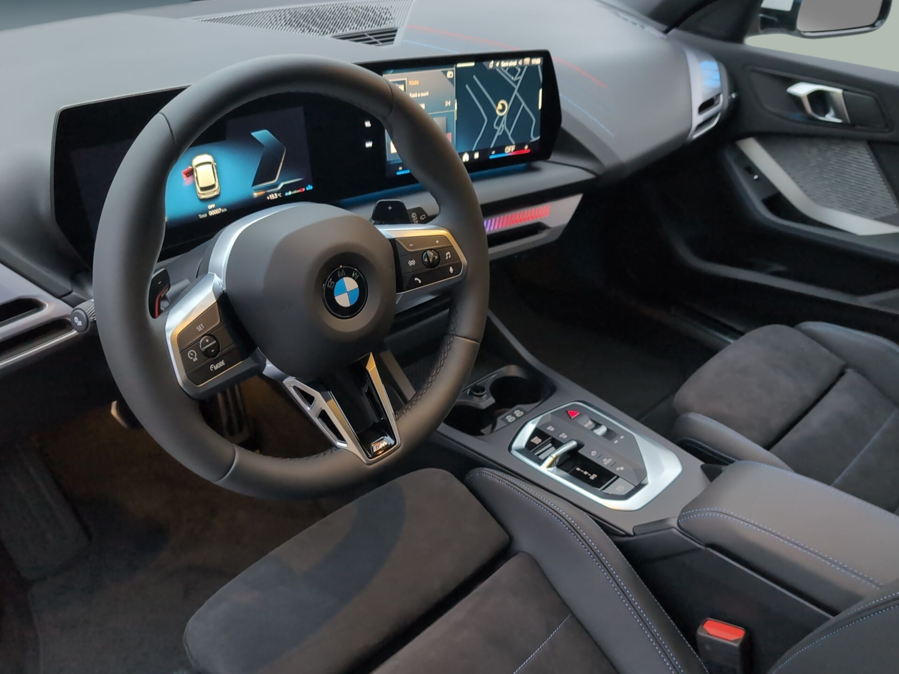 BMW Série 1 120 color Blanco. Año 2024. 125KW(170CV). Gasolina. En concesionario Caetano Baviera Aveiro de Aveiro