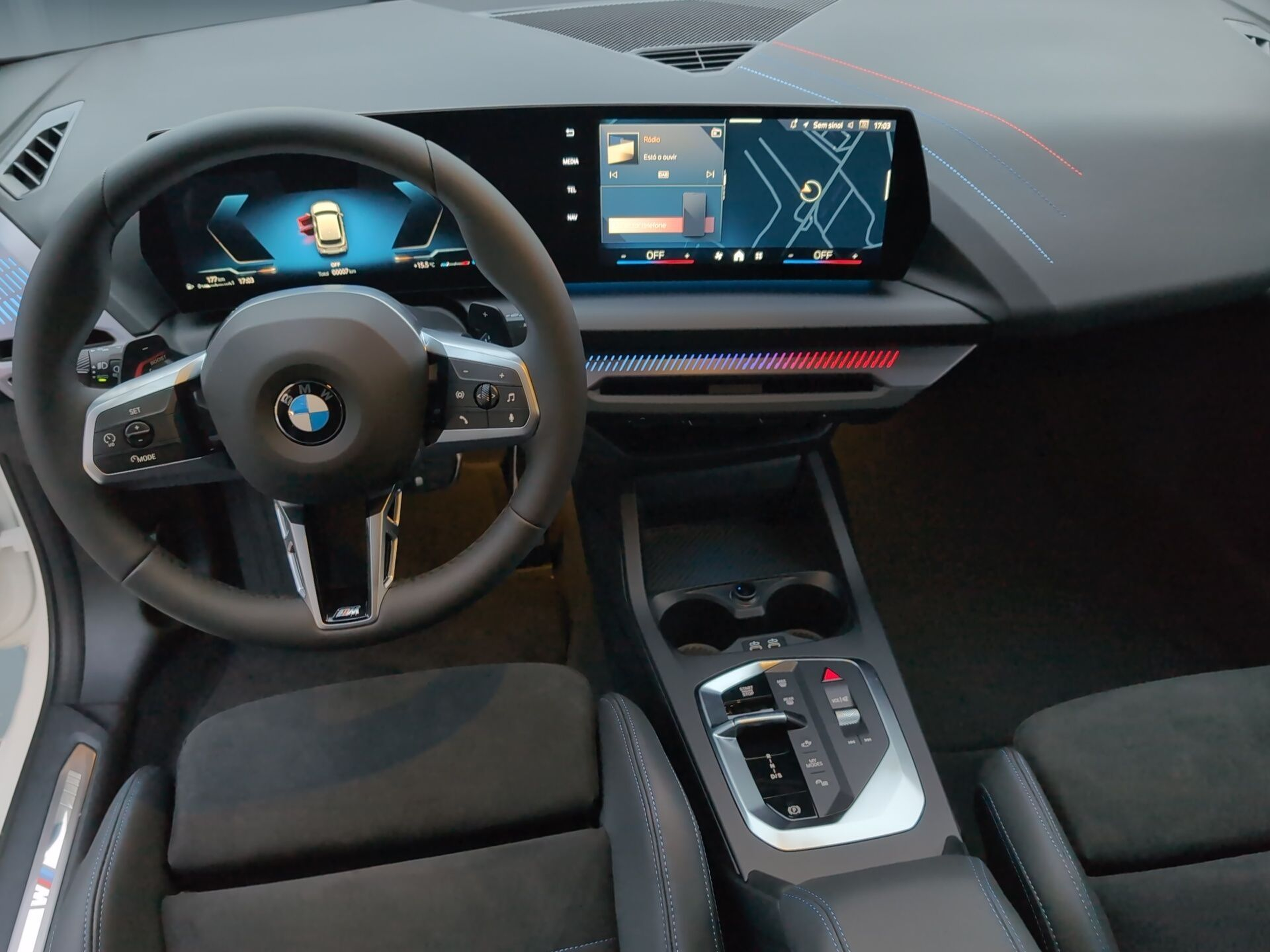 BMW Série 1 120 color Blanco. Año 2024. 125KW(170CV). Gasolina. En concesionario Caetano Baviera Aveiro de Aveiro