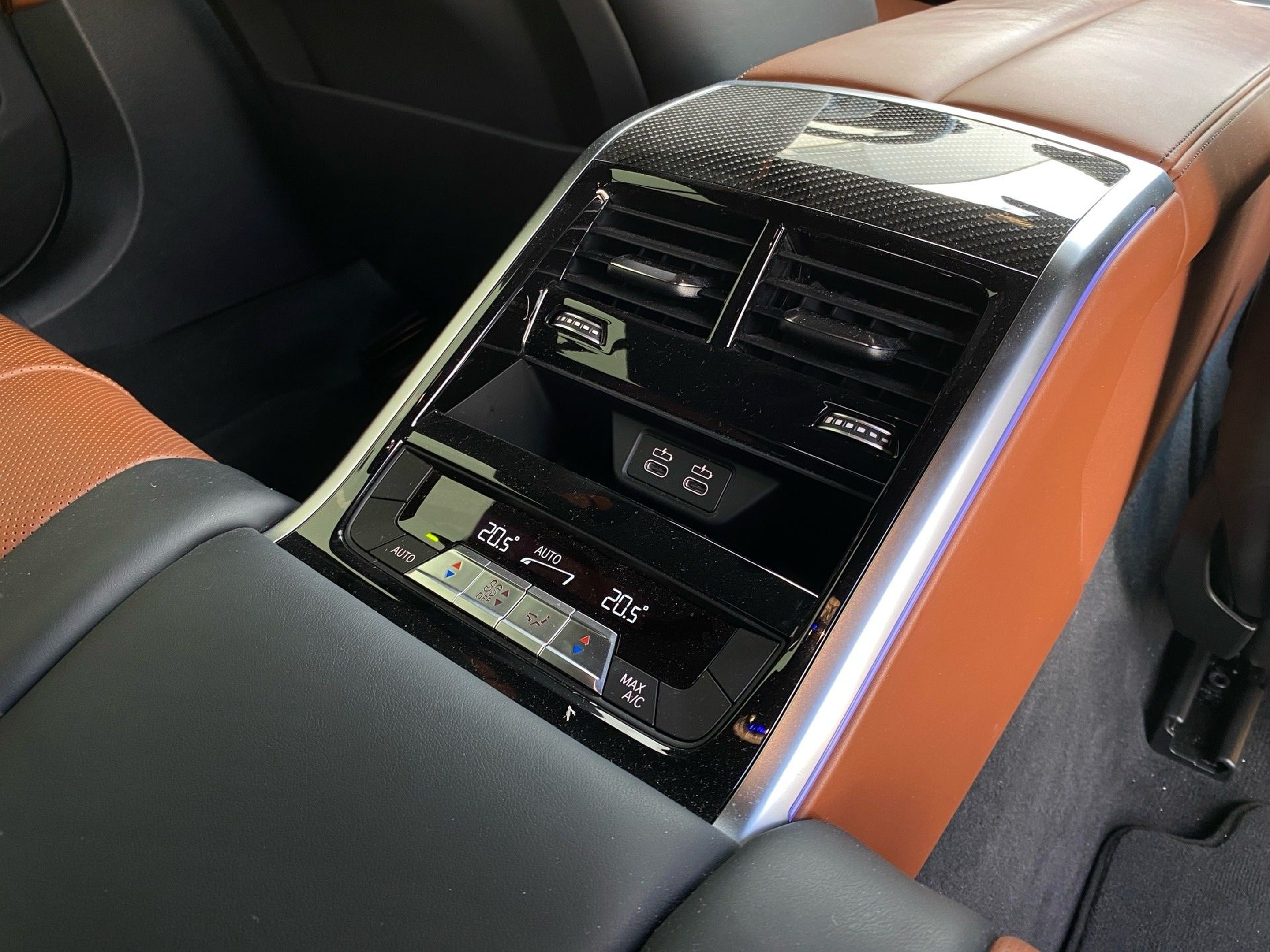 BMW Série 8 840d Berlina color Gris. Año 2023. 250KW(340CV). Diesel. En concesionario Caetano Baviera Cascais de Cascais