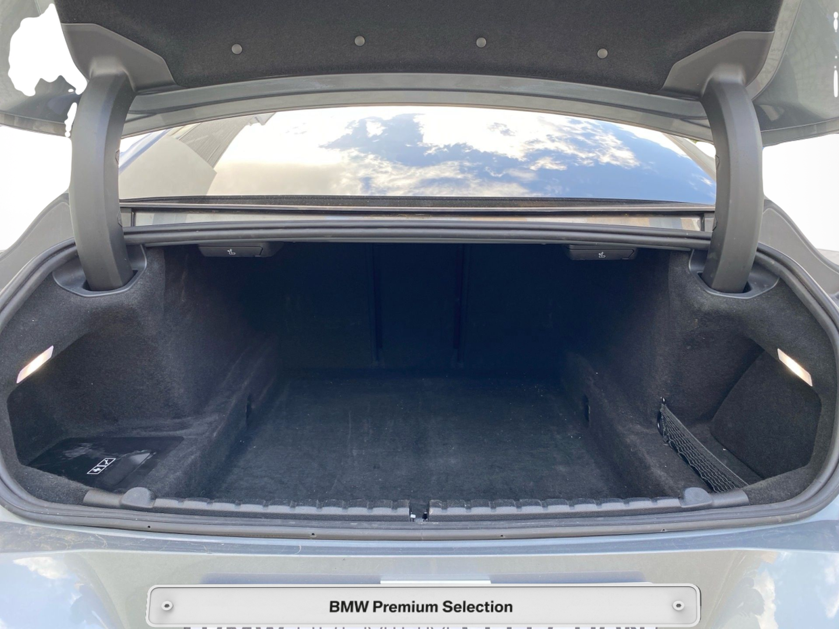 BMW Série 8 840d Berlina color Gris. Año 2023. 250KW(340CV). Diesel. En concesionario Caetano Baviera Cascais de Cascais