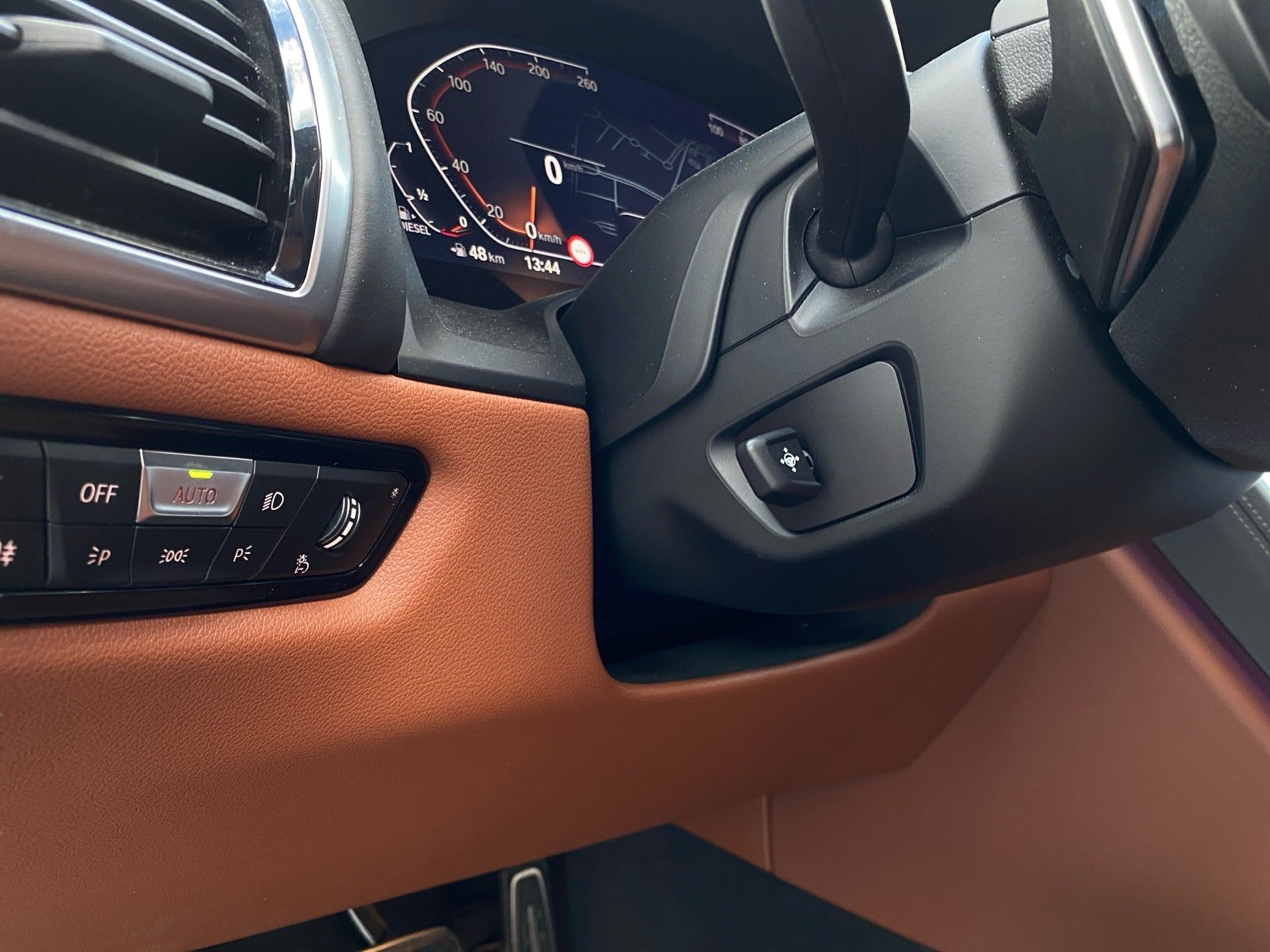 BMW Série 8 840d Berlina color Gris. Año 2023. 250KW(340CV). Diesel. En concesionario Caetano Baviera Cascais de Cascais