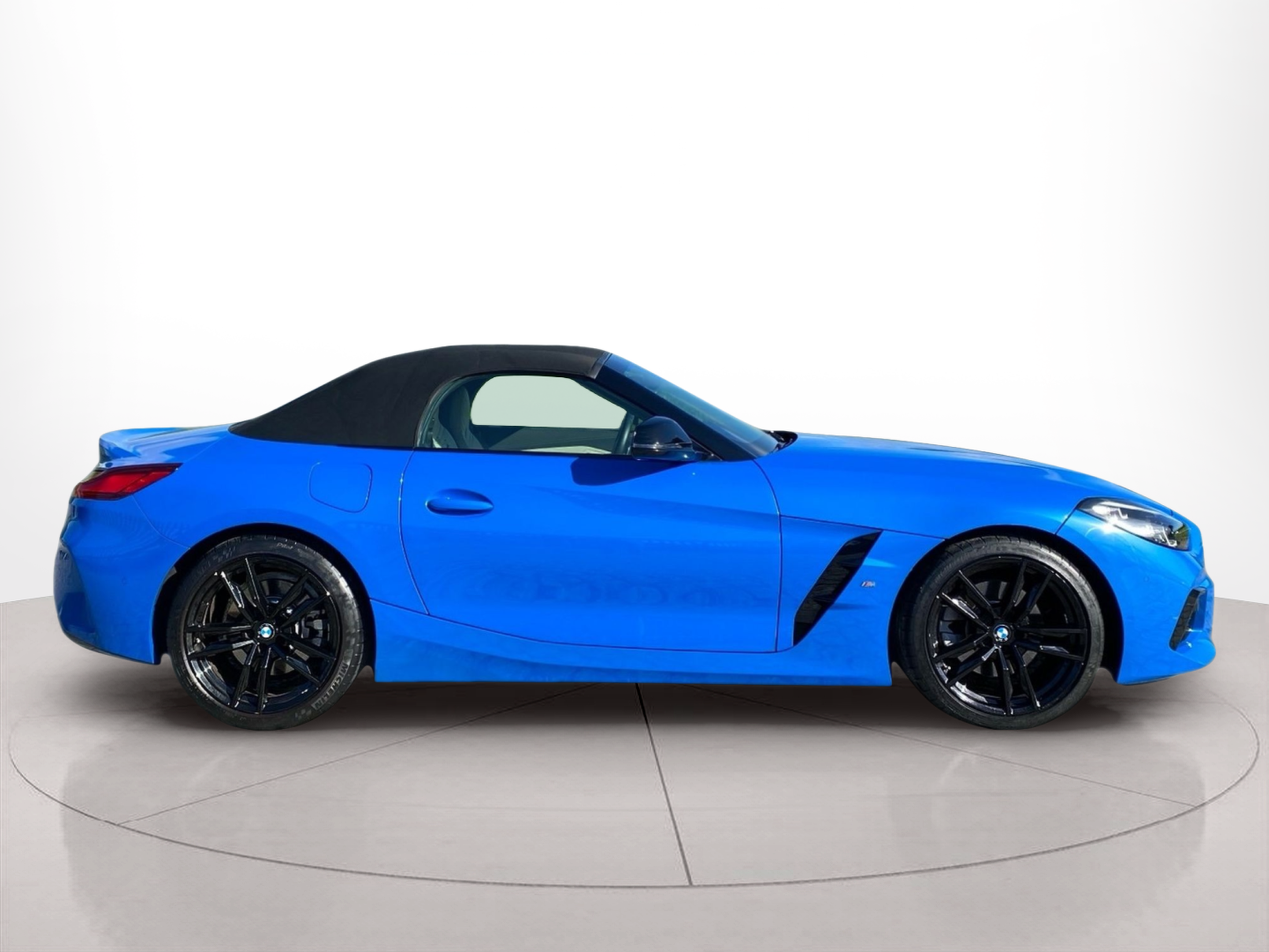 Fotos de BMW Z4 sDrive20i color Azul. Año 2021. 145KW(197CV). Gasolina. En concesionario Caetano Lisboa de Lisboa