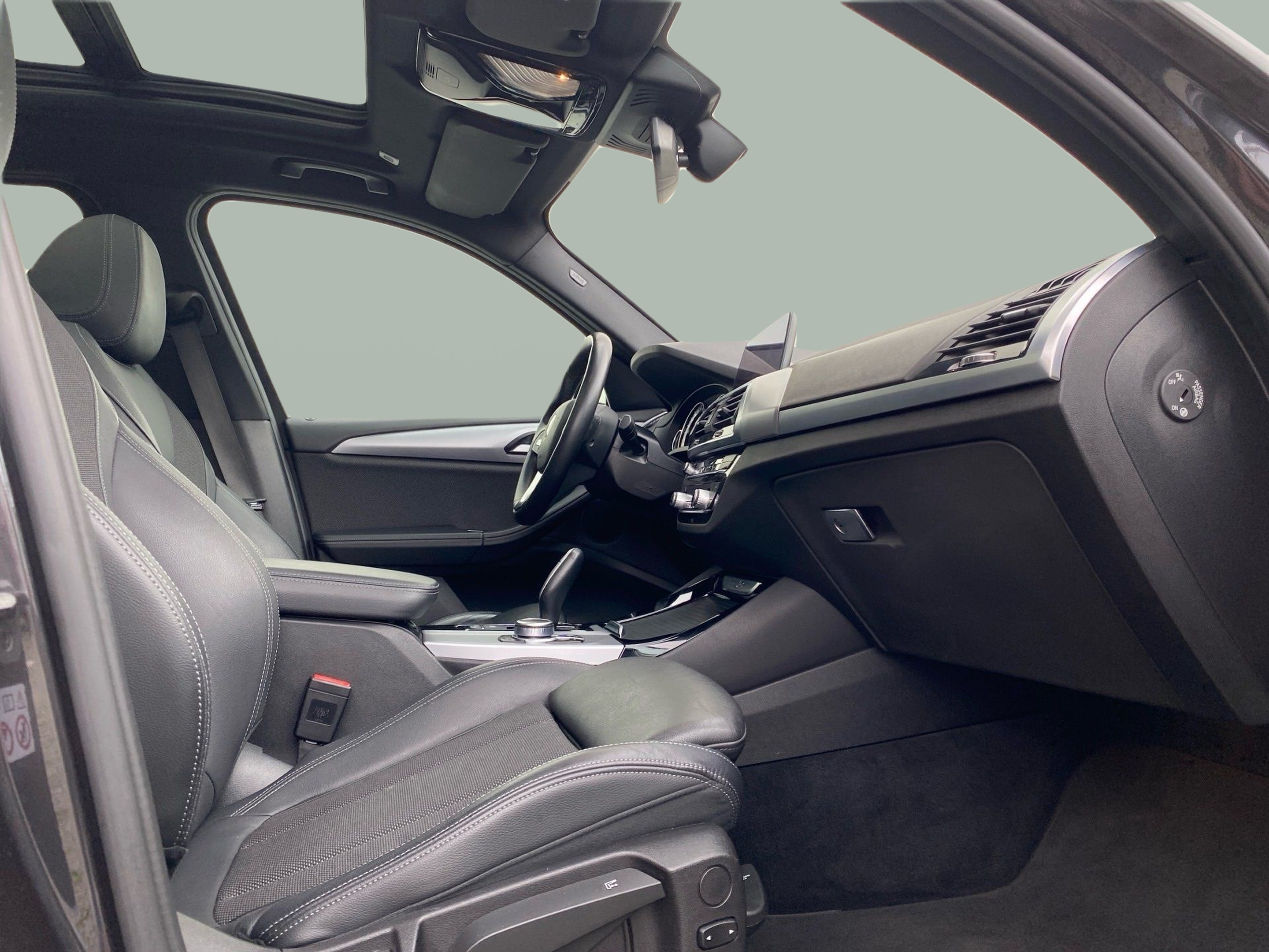 BMW X3 xDrive30e color Gris. Año 2020. 215KW(292CV). Elétrico / Gasolina Híbrido. En concesionario Caetano Lisboa de Lisboa