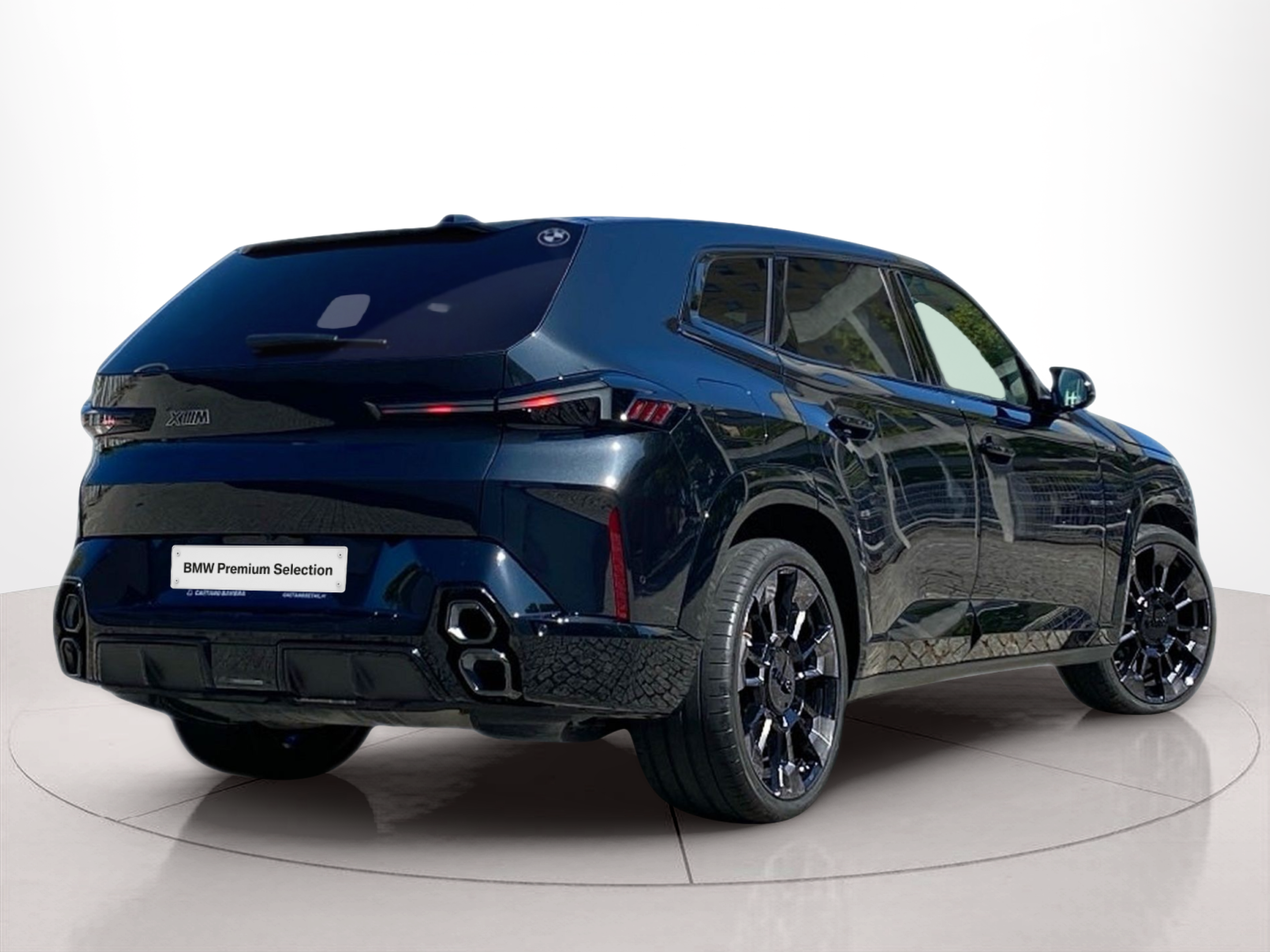 BMW XM 50e color Negro. Año 2025. 350KW(476CV). Elétrico / Gasolina Híbrido. En concesionario Caetano Lisboa de Lisboa