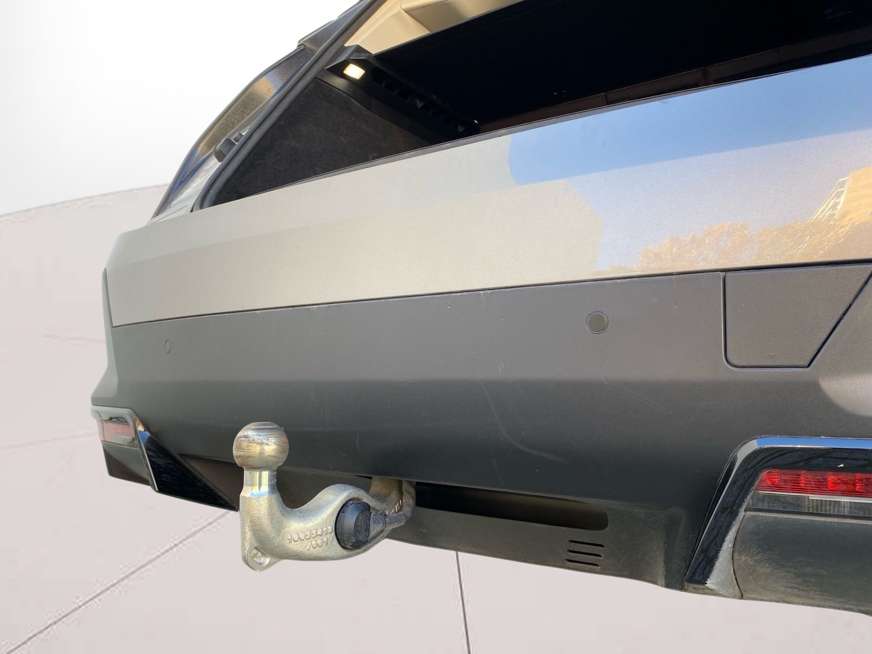 BMW iX xDrive40 color Gris. Año 2023. 240KW(326CV). Elétrico. En concesionario Caetano Lisboa de Lisboa