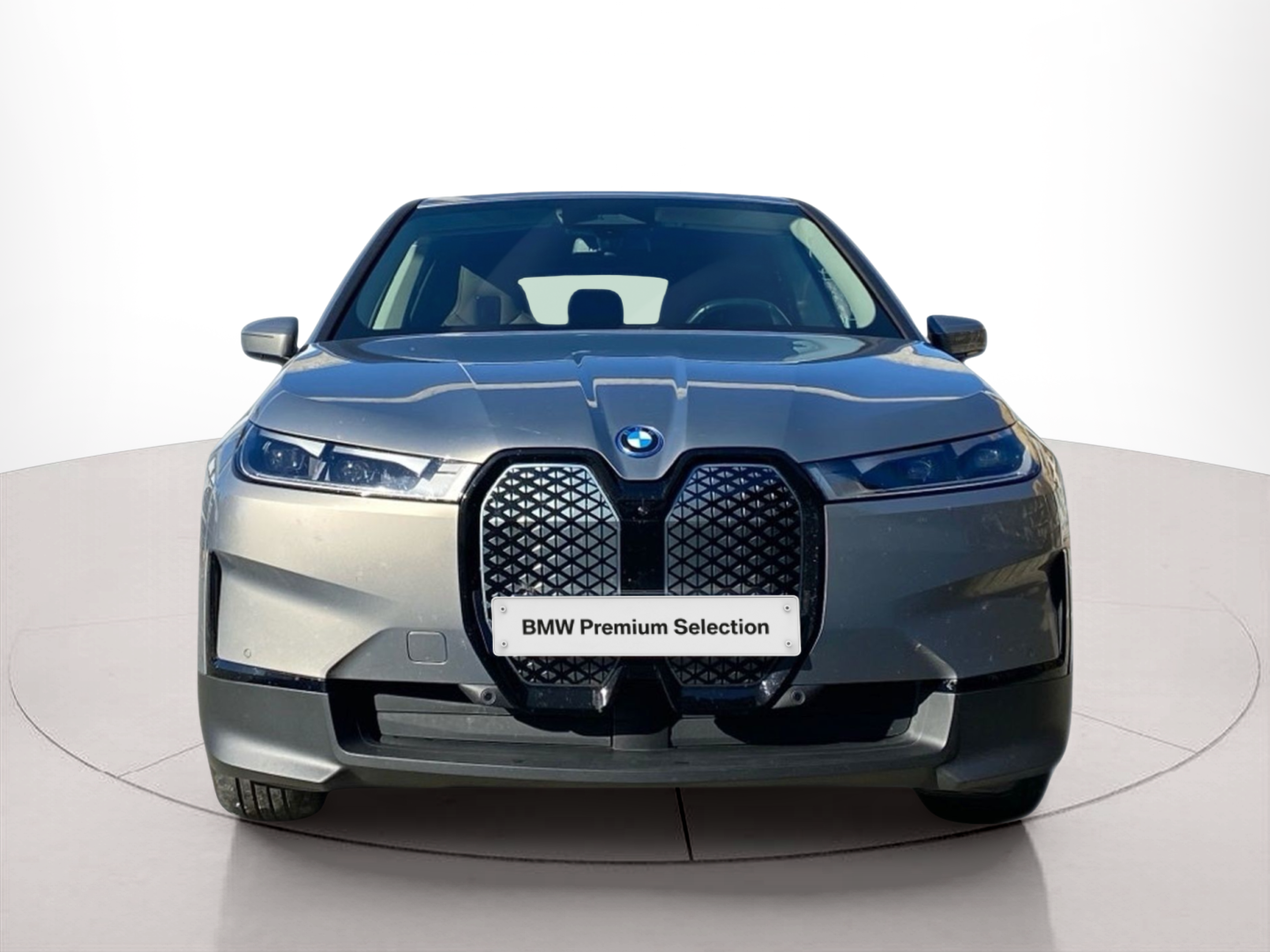 Fotos de BMW iX xDrive40 color Gris. Año 2023. 240KW(326CV). Elétrico. En concesionario Caetano Lisboa de Lisboa