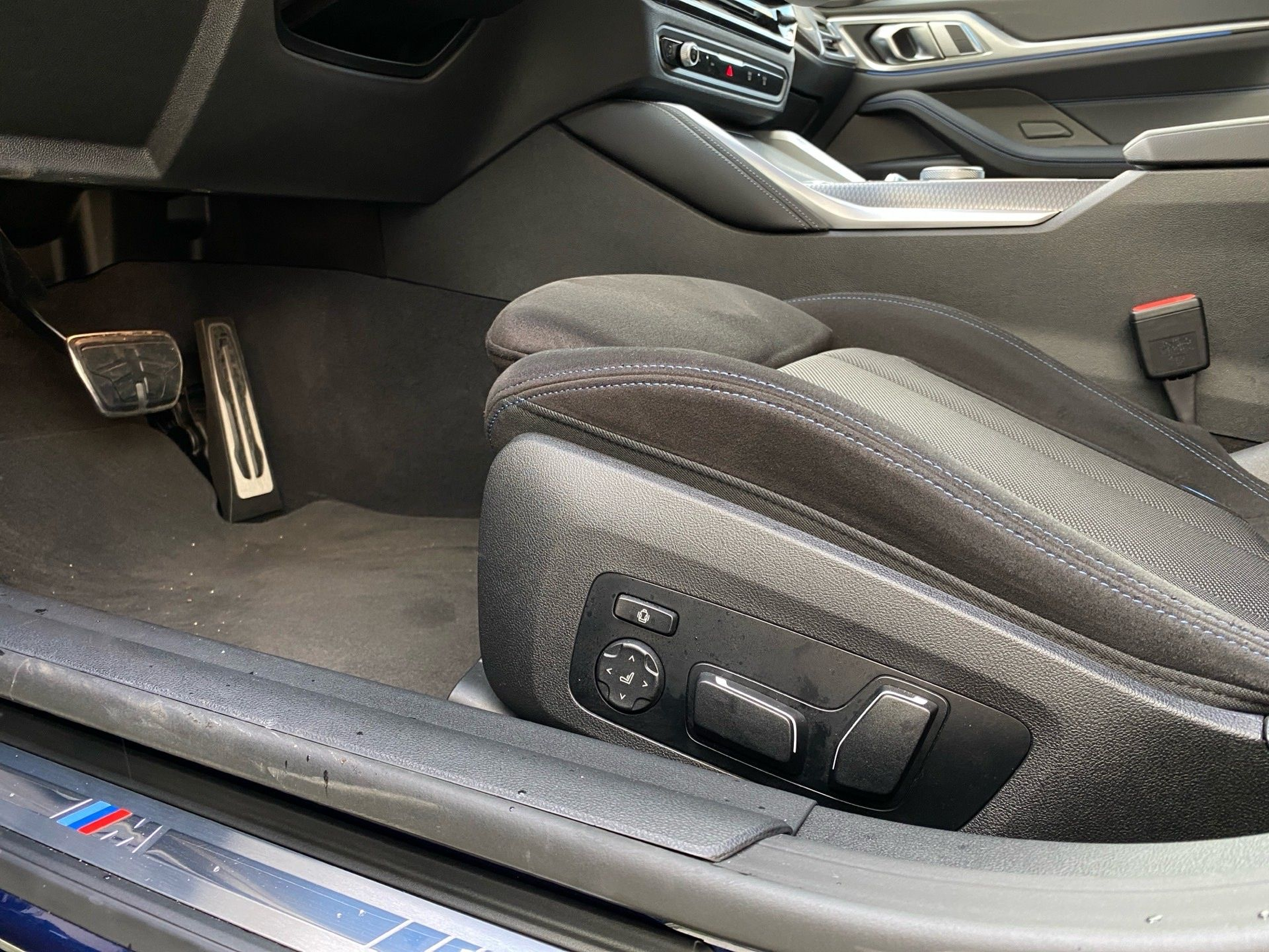 BMW i4 i4 eDrive35 color Azul. Año 2024. 210KW(286CV). Elétrico. En concesionario Caetano Lisboa de Lisboa