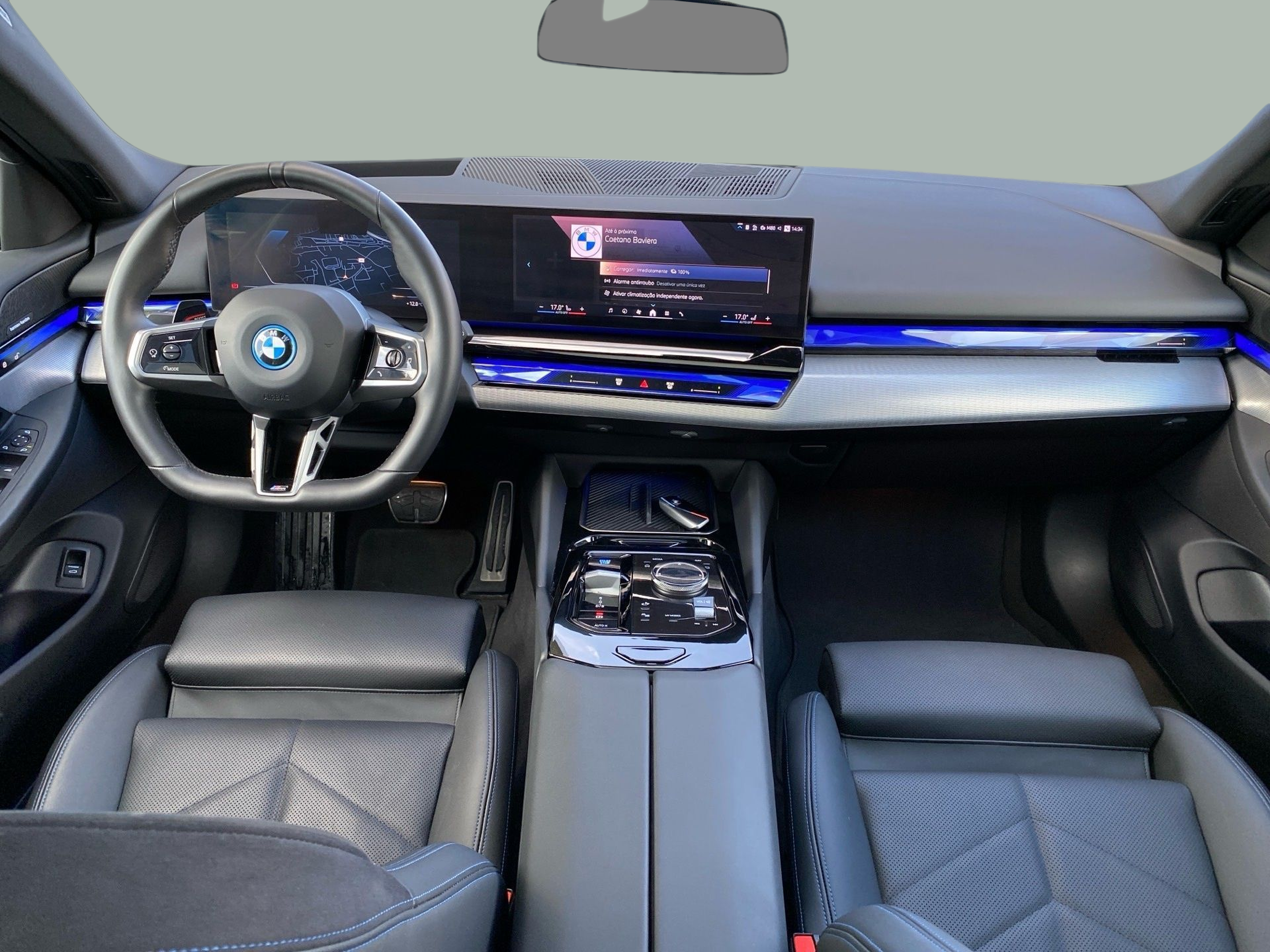 BMW i5 eDrive40 color Gris. Año 2024. 250KW(340CV). Elétrico. En concesionario Caetano Cascais de Cascais